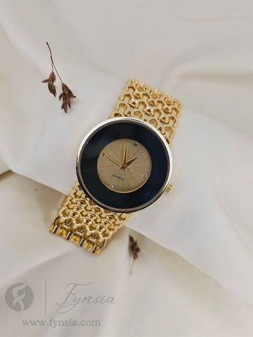 Jessie Golden Black Round Dial Chain Belt Women's Watch | Fynsia