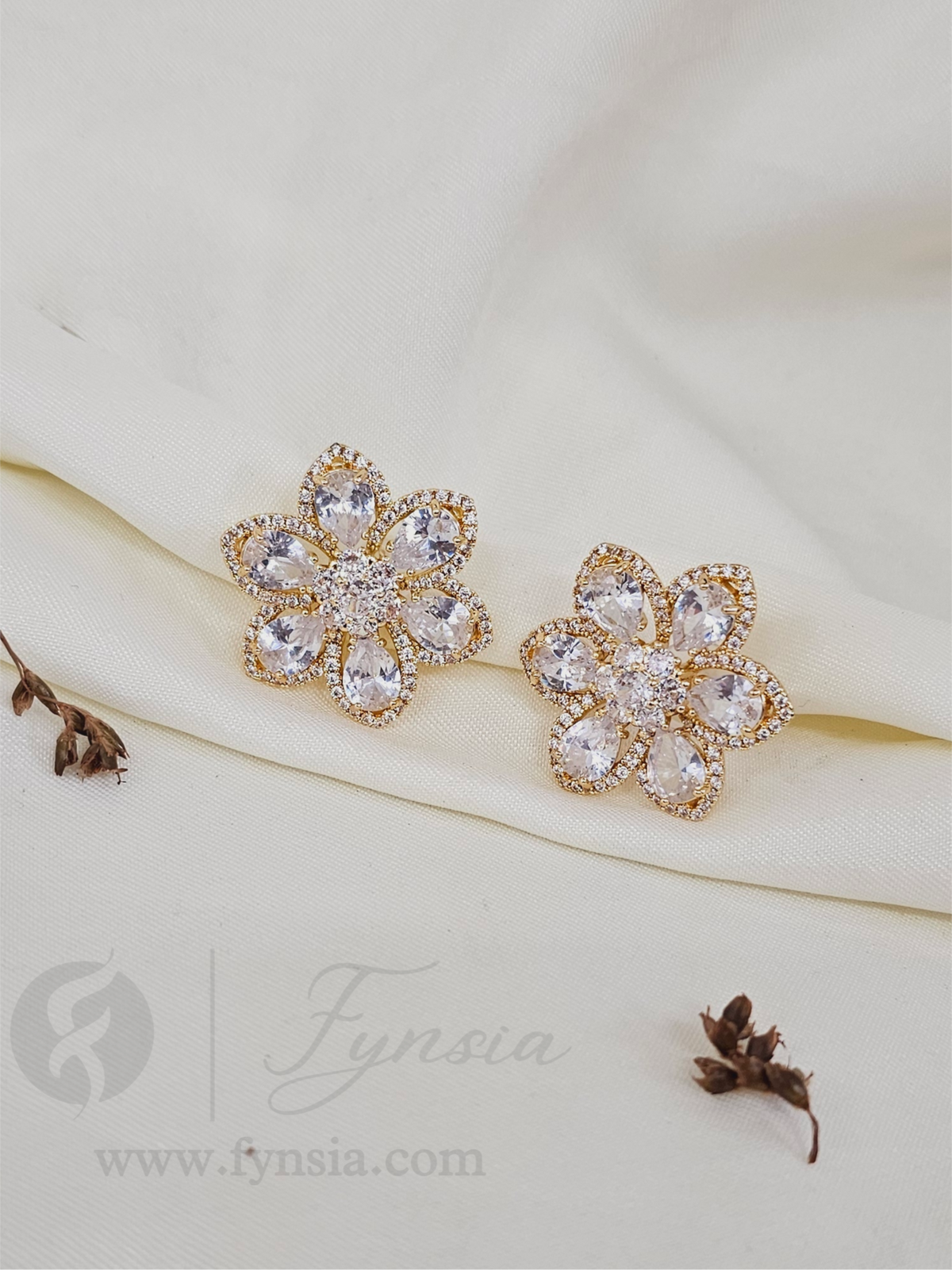 Masuma Zirconia Diamond Golden Tone Pendant Chain Set With Earrings | Fynsia