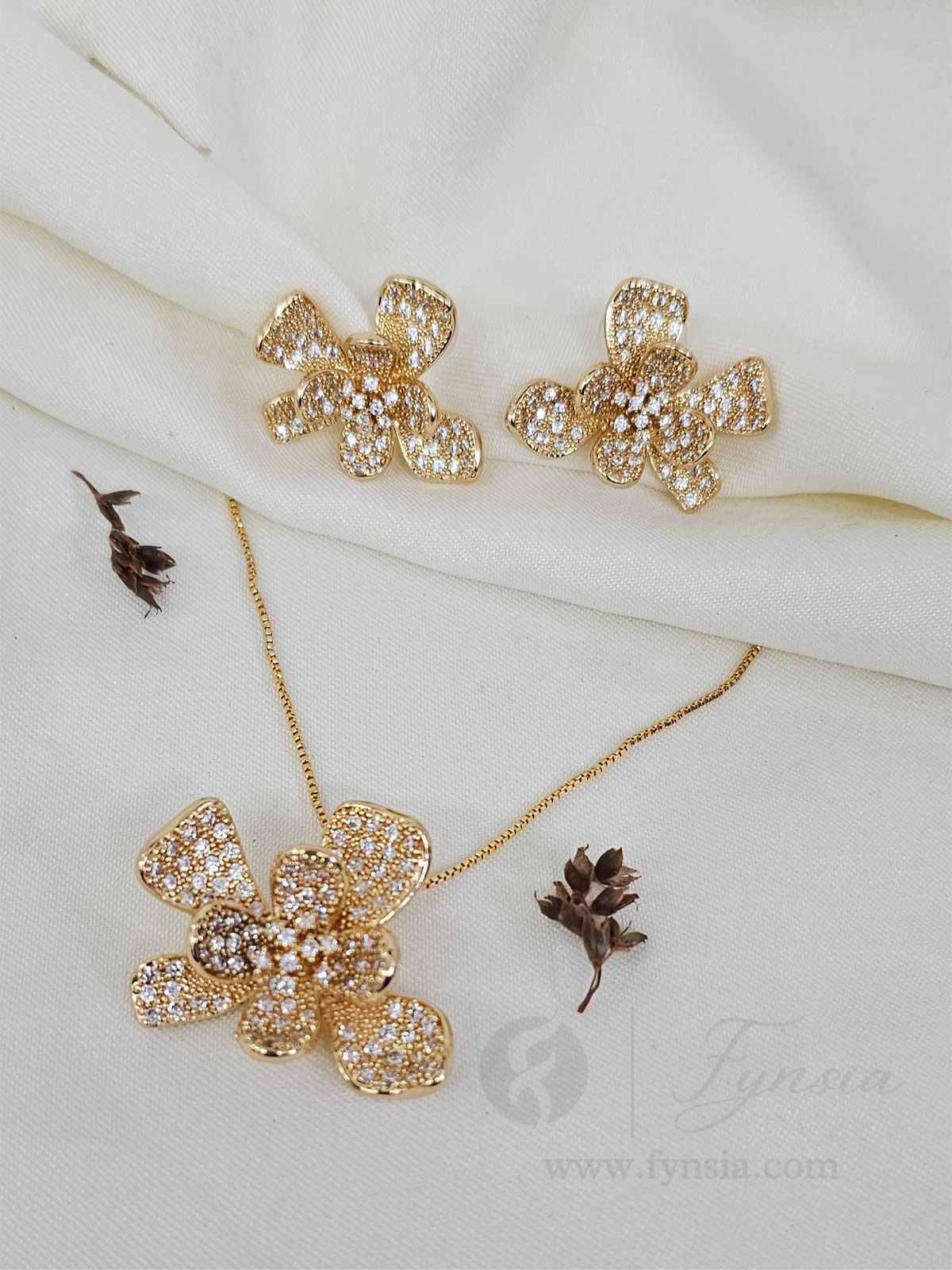 Alfiya Zirconia Diamond Golden Tone Pendant Chain Set With Earrings | Fynsia