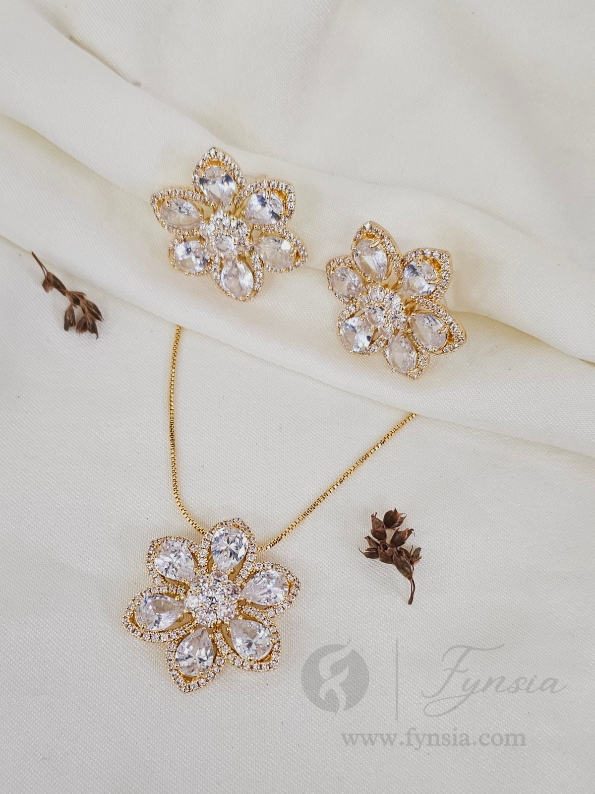 Masuma Zirconia Diamond Golden Tone Pendant Chain Set With Earrings | Fynsia
