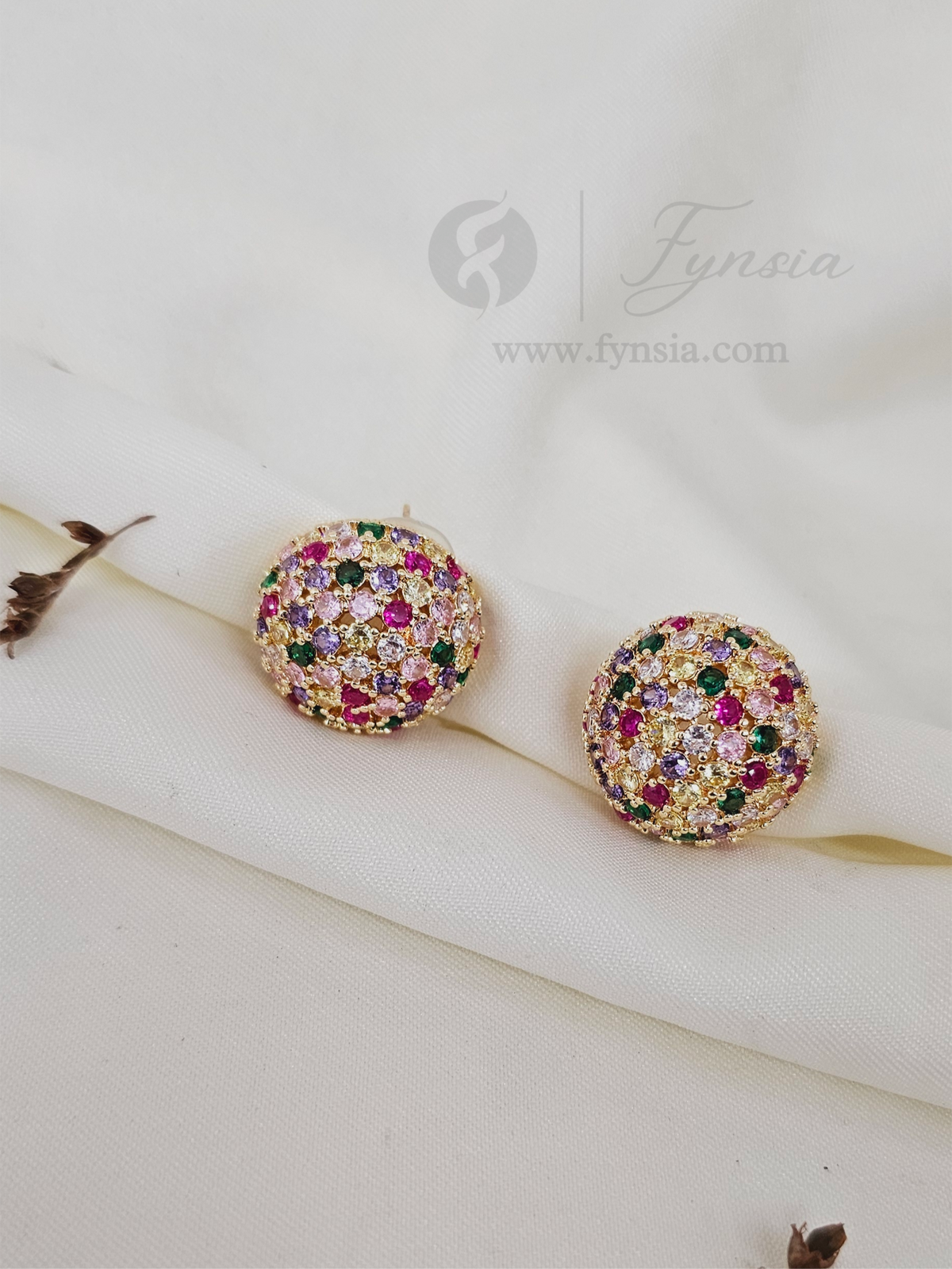 Bilkis Zirconia Multi Diamond Golden Tone Pendant Chain Set With Earrings | Fynsia
