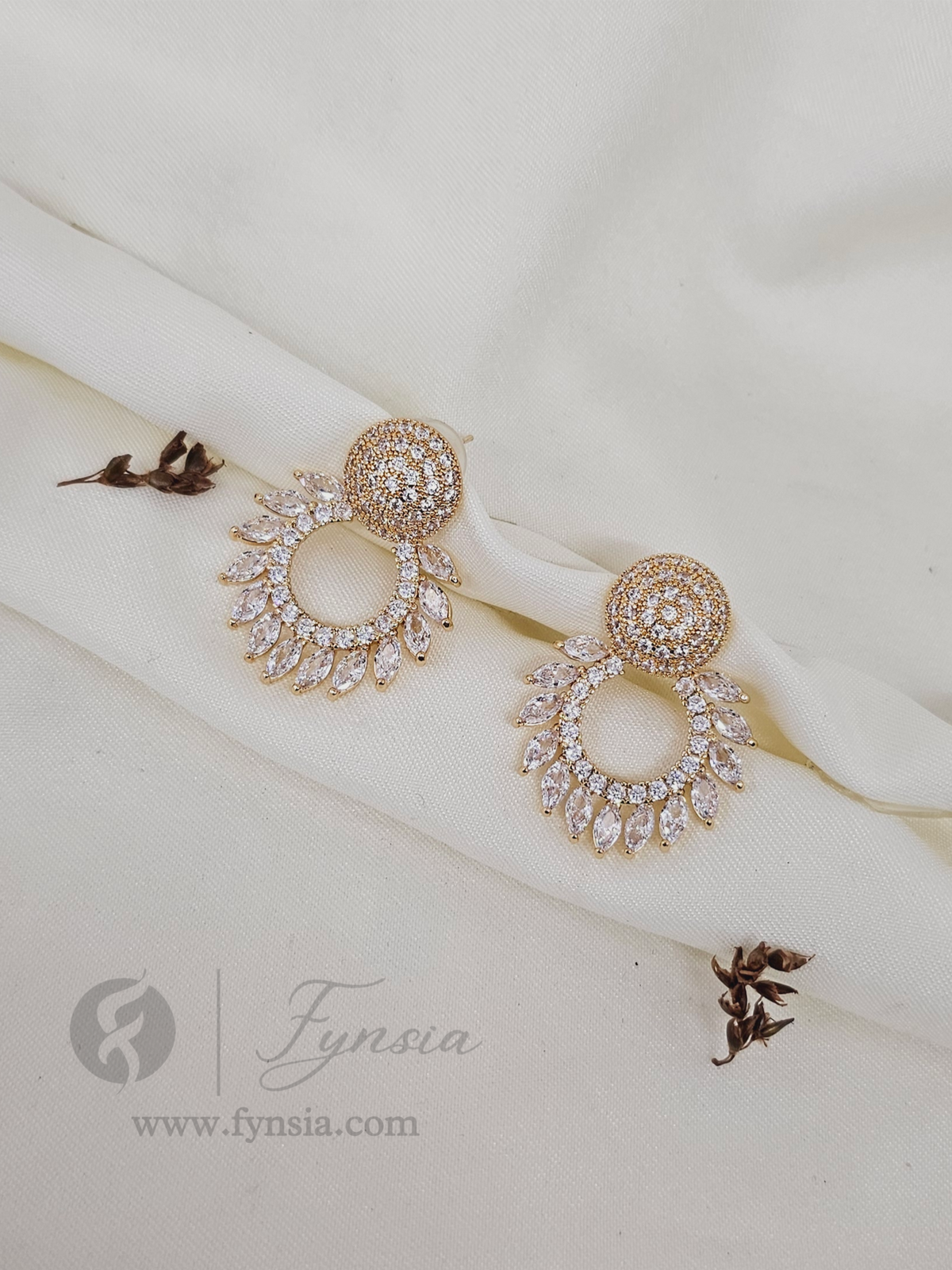 Zahira Zirconia Diamond Golden Tone Pendant Chain Set With Earrings | Fynsia