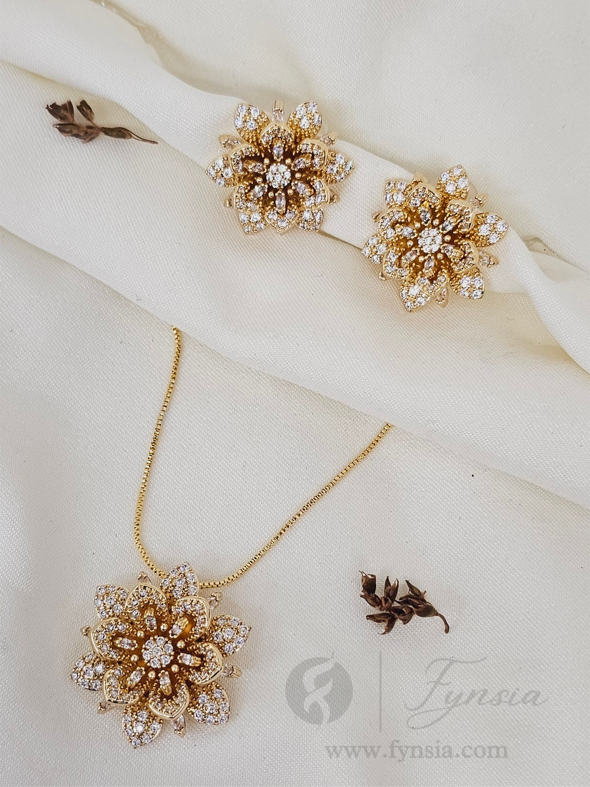 Minsha Zirconia Diamond Golden Tone Pendant Chain Set With Earrings | Fynsia
