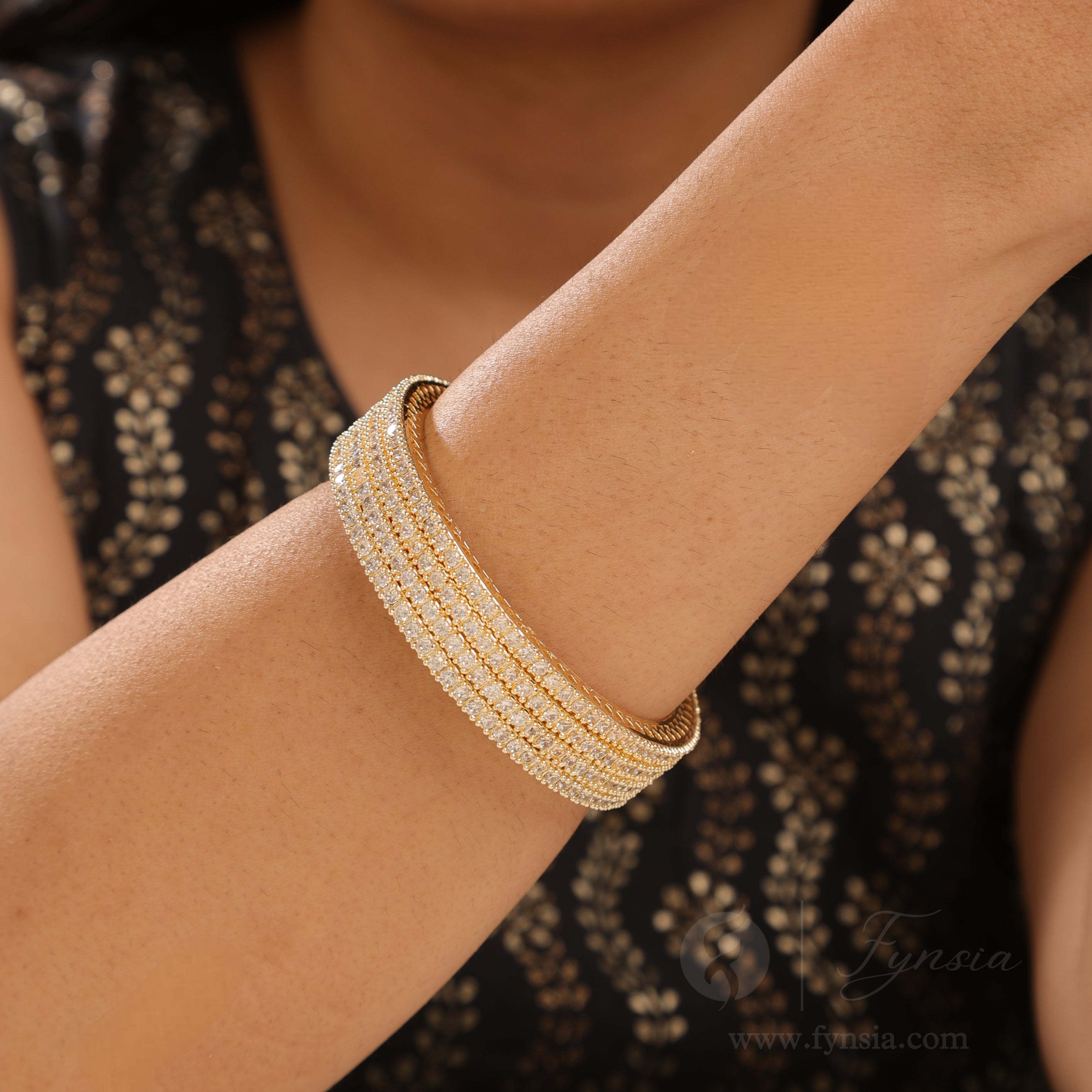 Golden Nisha Solitaire 4pc Bangle Set For Girls And Women