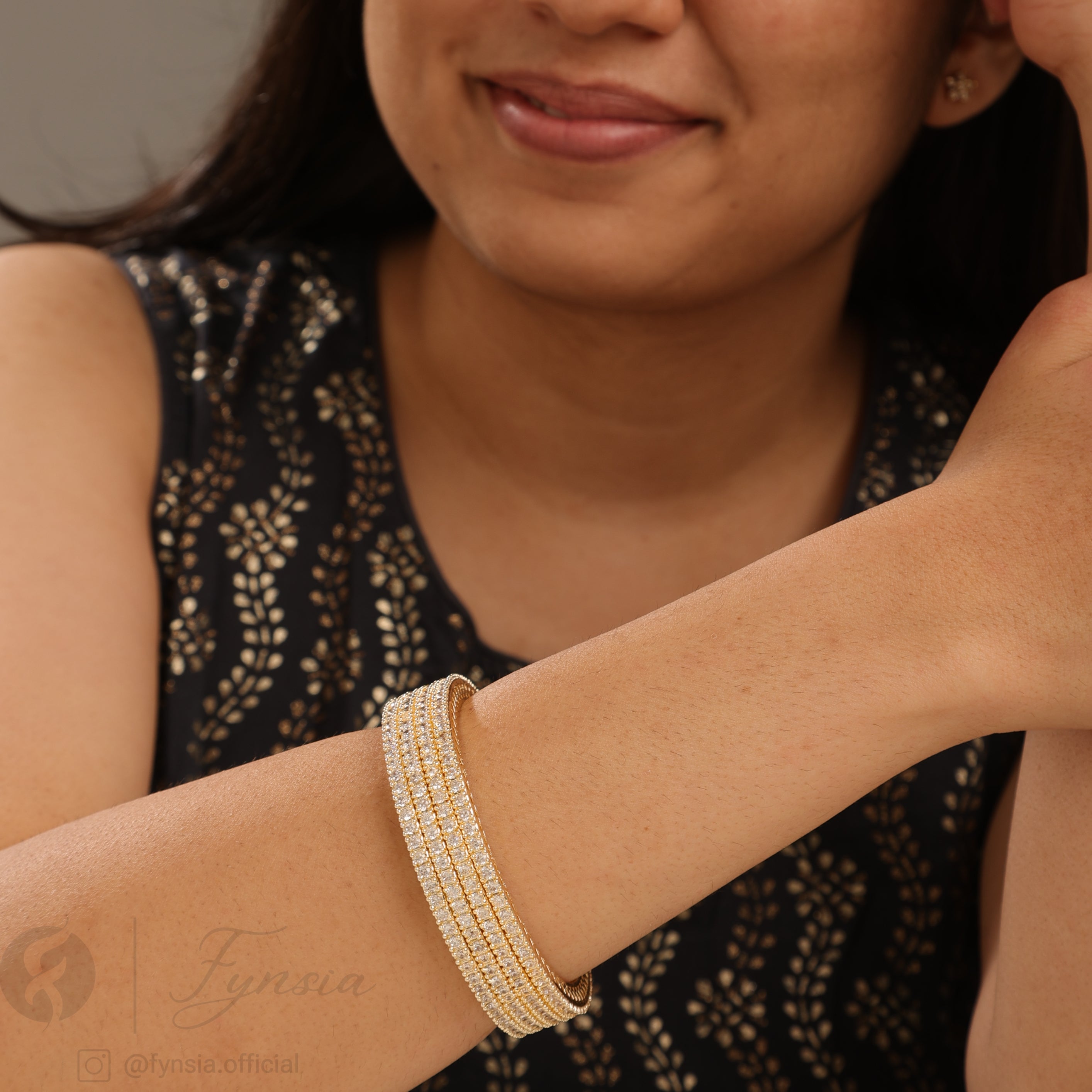 Golden Nisha Solitaire 4pc Bangle Set For Girls And Women