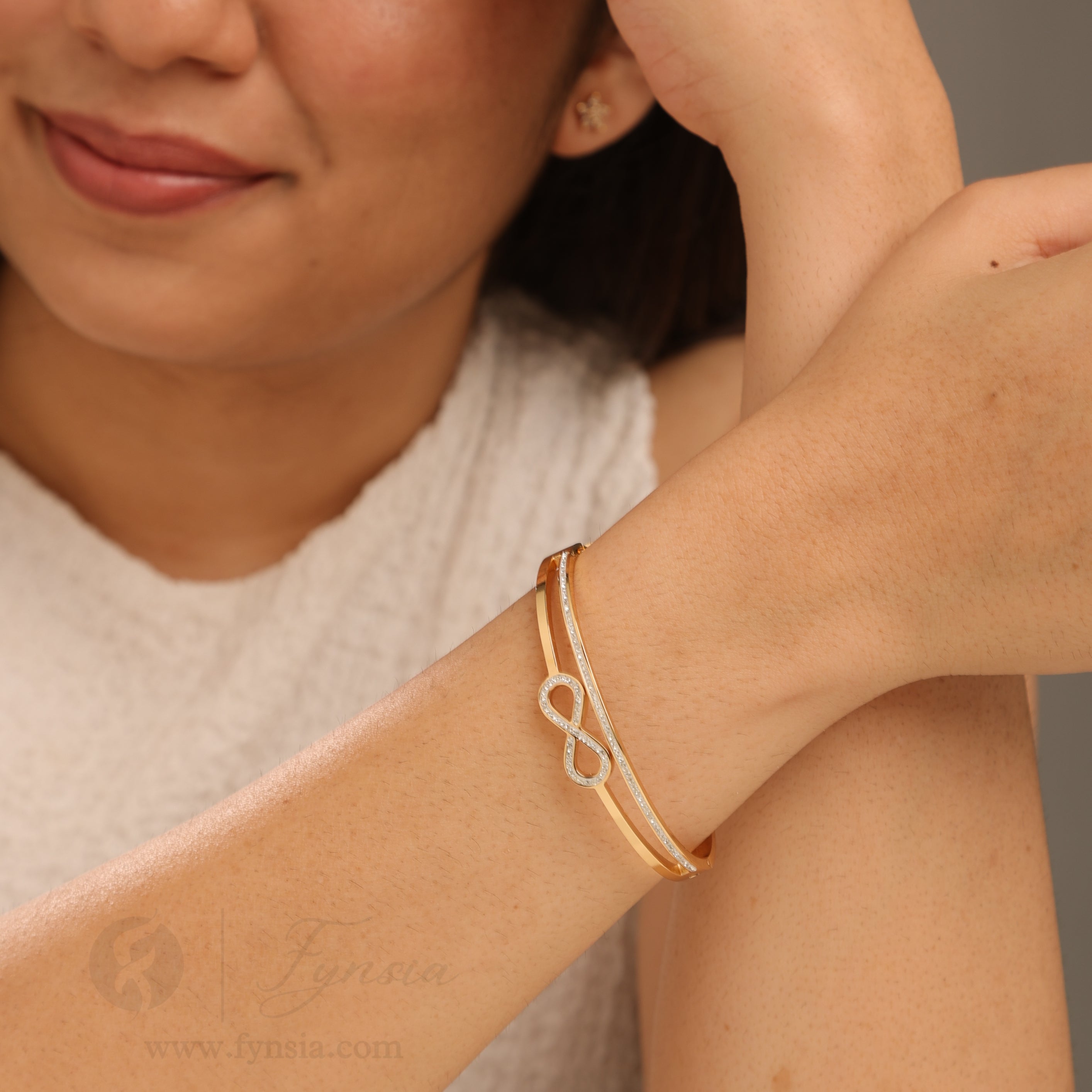 Avira Golden Anti Tarnish Kada – Stainless Steel Bracelet | Fynsia