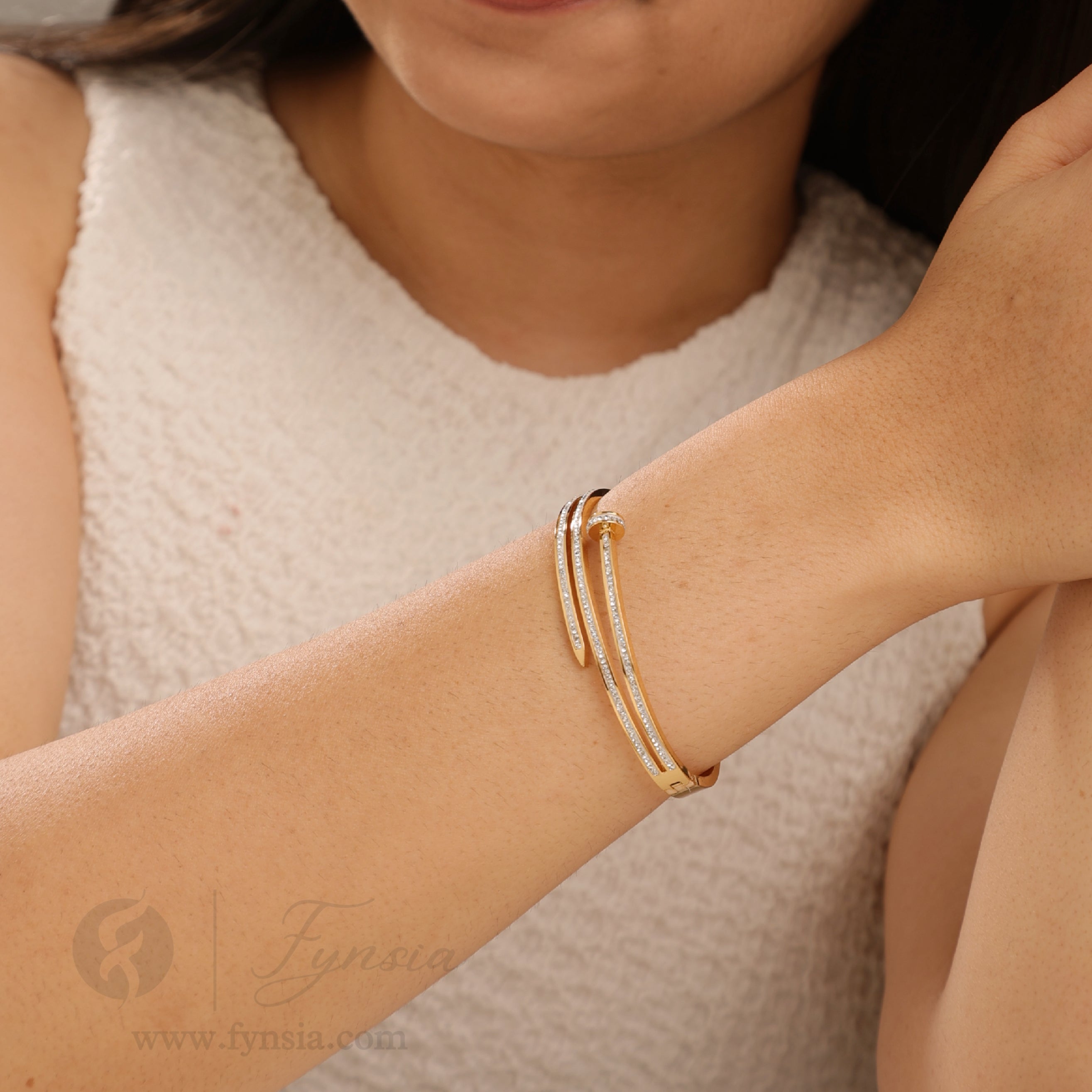Giselle Golden Anti Tarnish Kada – Stainless Steel Bracelet | Fynsia