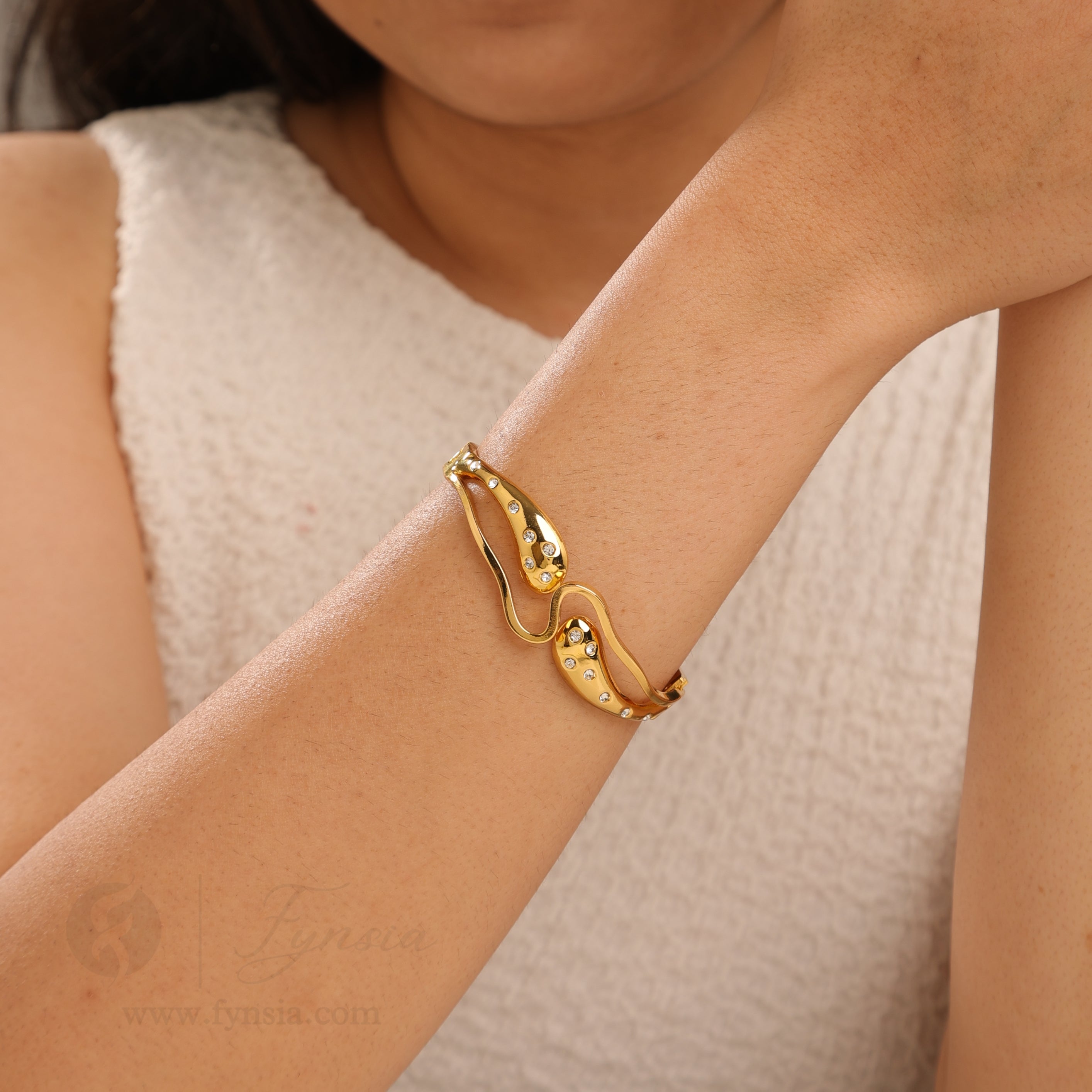 Isabelle Golden Anti Tarnish Kada – Stainless Steel Bracelet | Fynsia