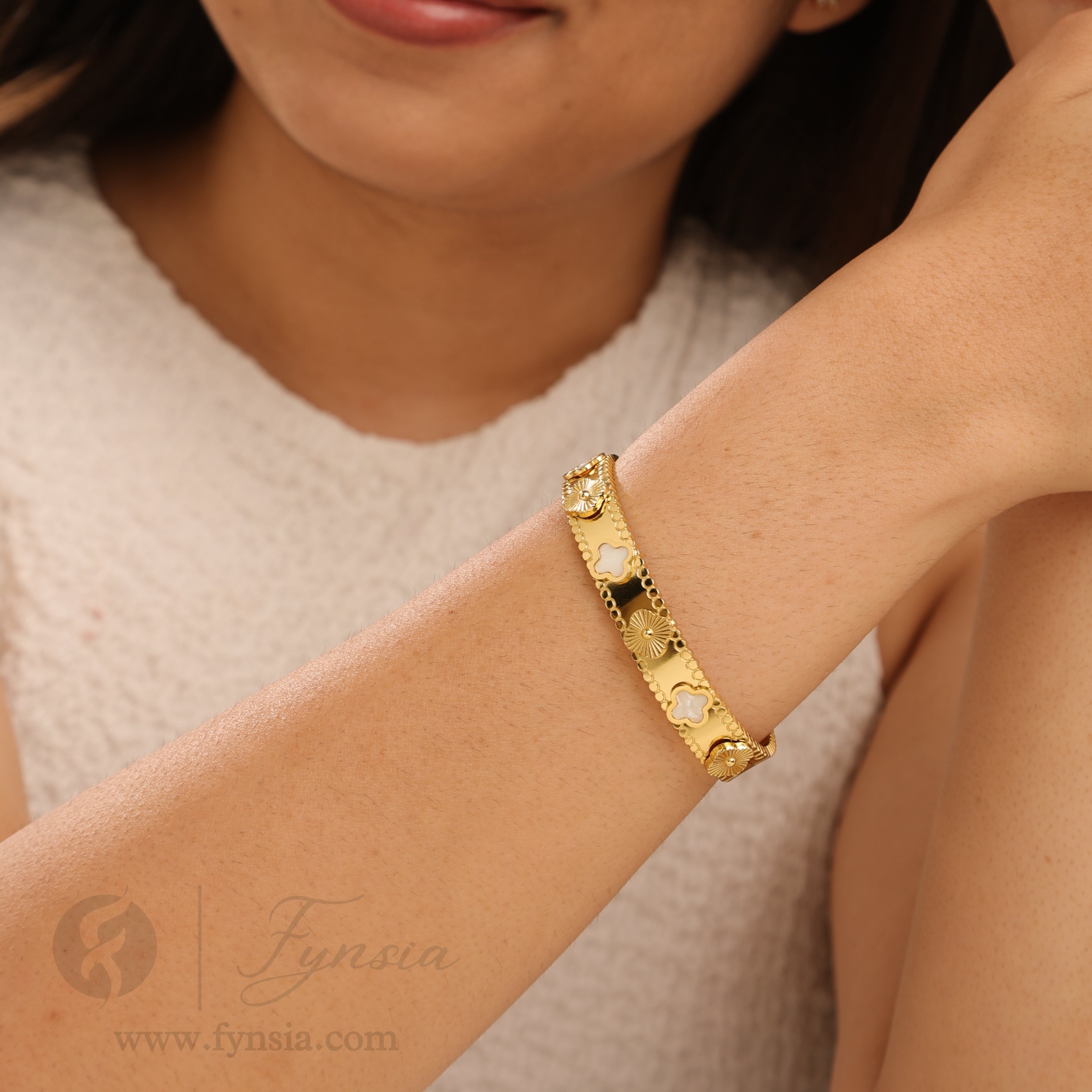 Smita Golden Anti Tarnish Kada – Stainless Steel Bracelet | Fynsia