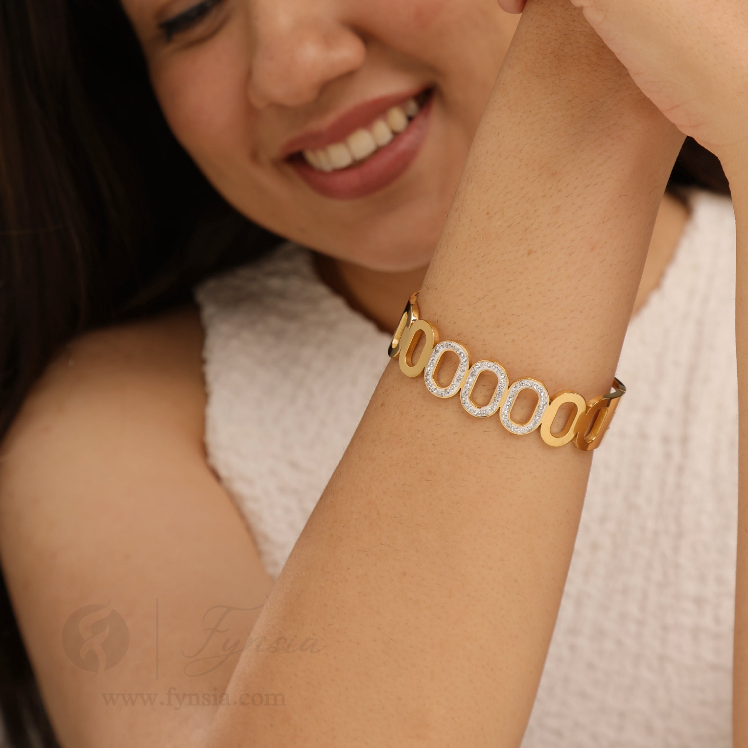 Zahra Golden Anti Tarnish Kada – Stainless Steel Bracelet | Fynsia