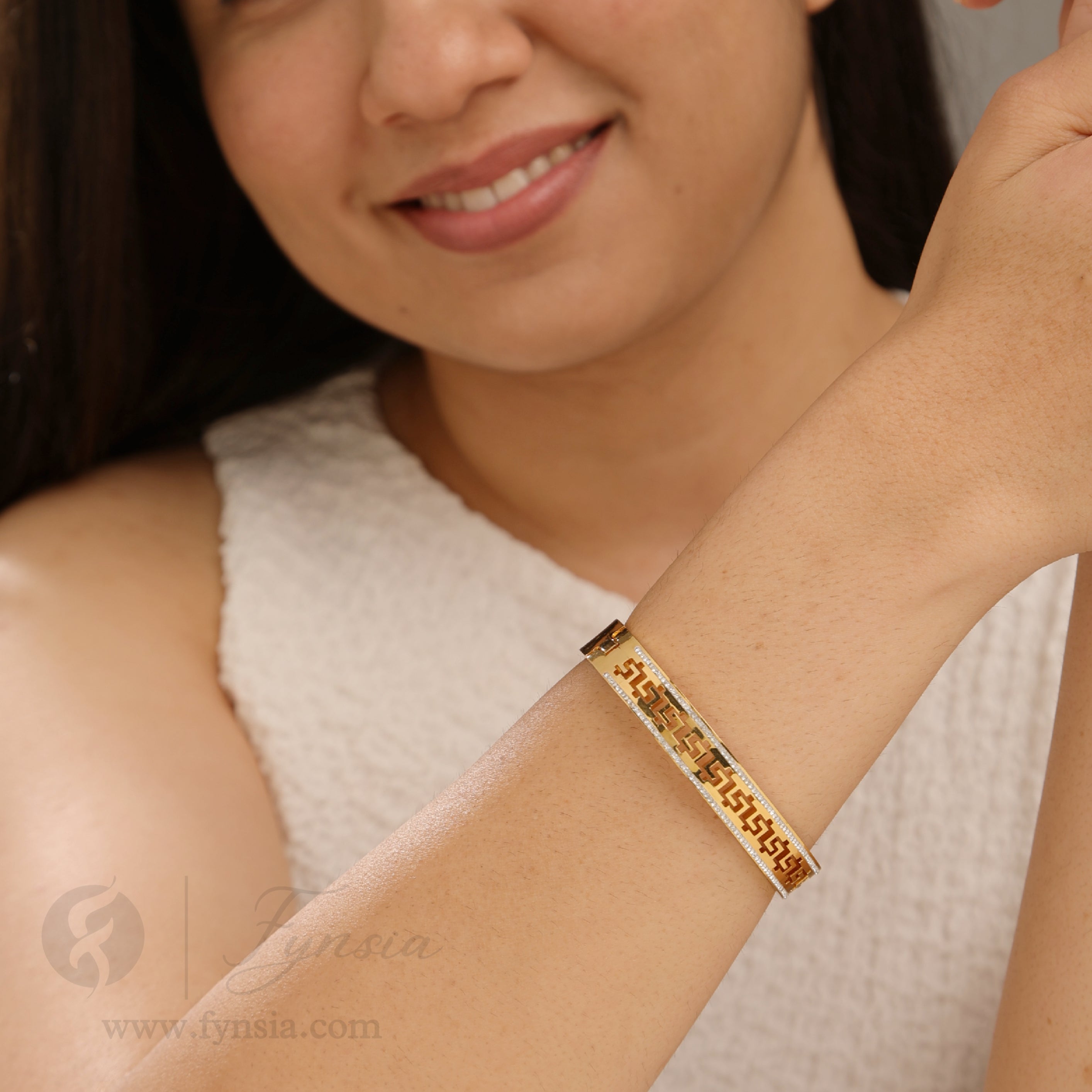 Minha Golden Anti Tarnish Kada – Stainless Steel Bracelet | Fynsia