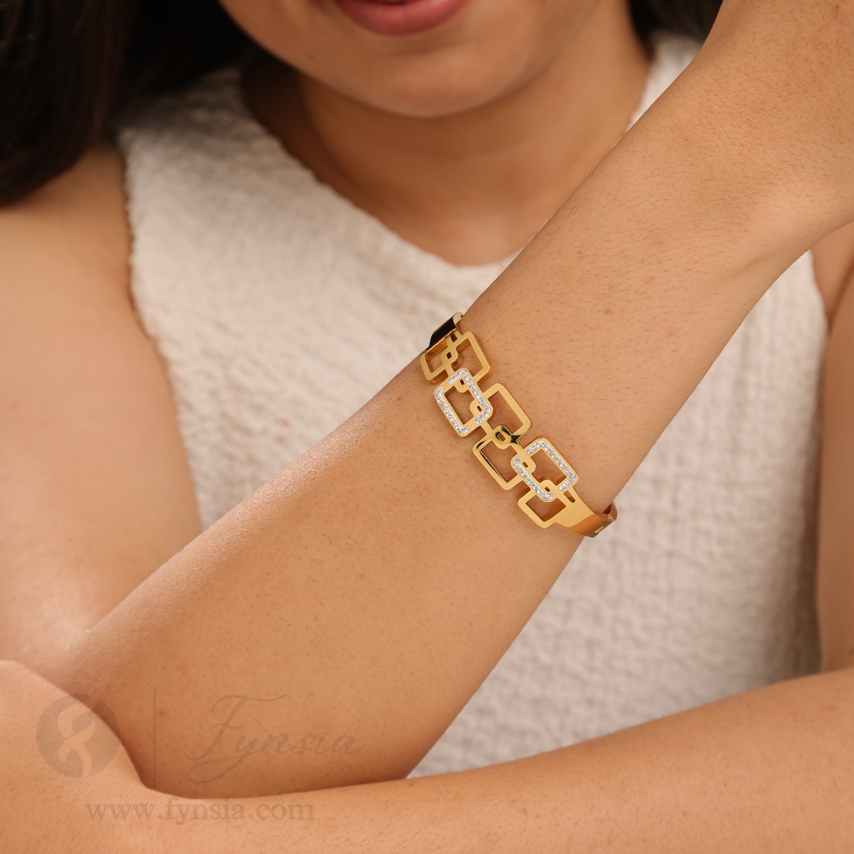 Yusra Golden Anti Tarnish Kada – Stainless Steel Bracelet | Fynsia