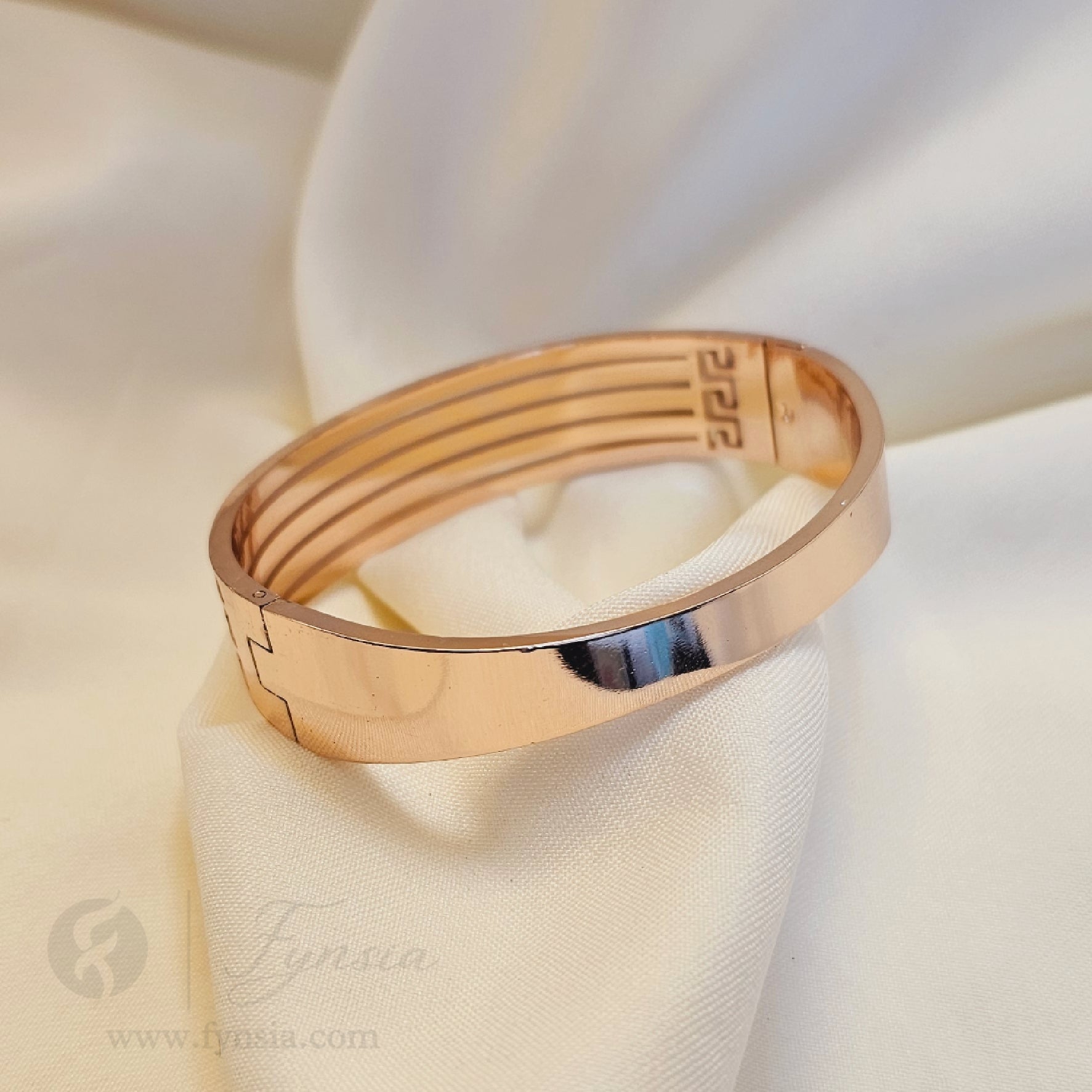Kiara Rosegold Anti Tarnish Kada – Stainless Steel Bracelet | Fynsia