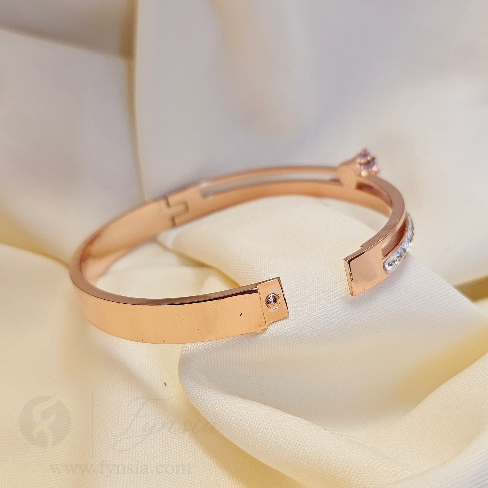 Vihana Rosegold Anti Tarnish Kada – Stainless Steel Bracelet | Fynsia
