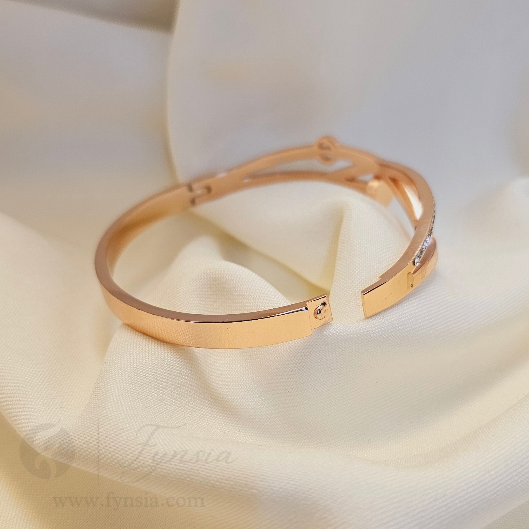Aeishh Rosegold Anti Tarnish Kada – Stainless Steel Bracelet | Fynsia