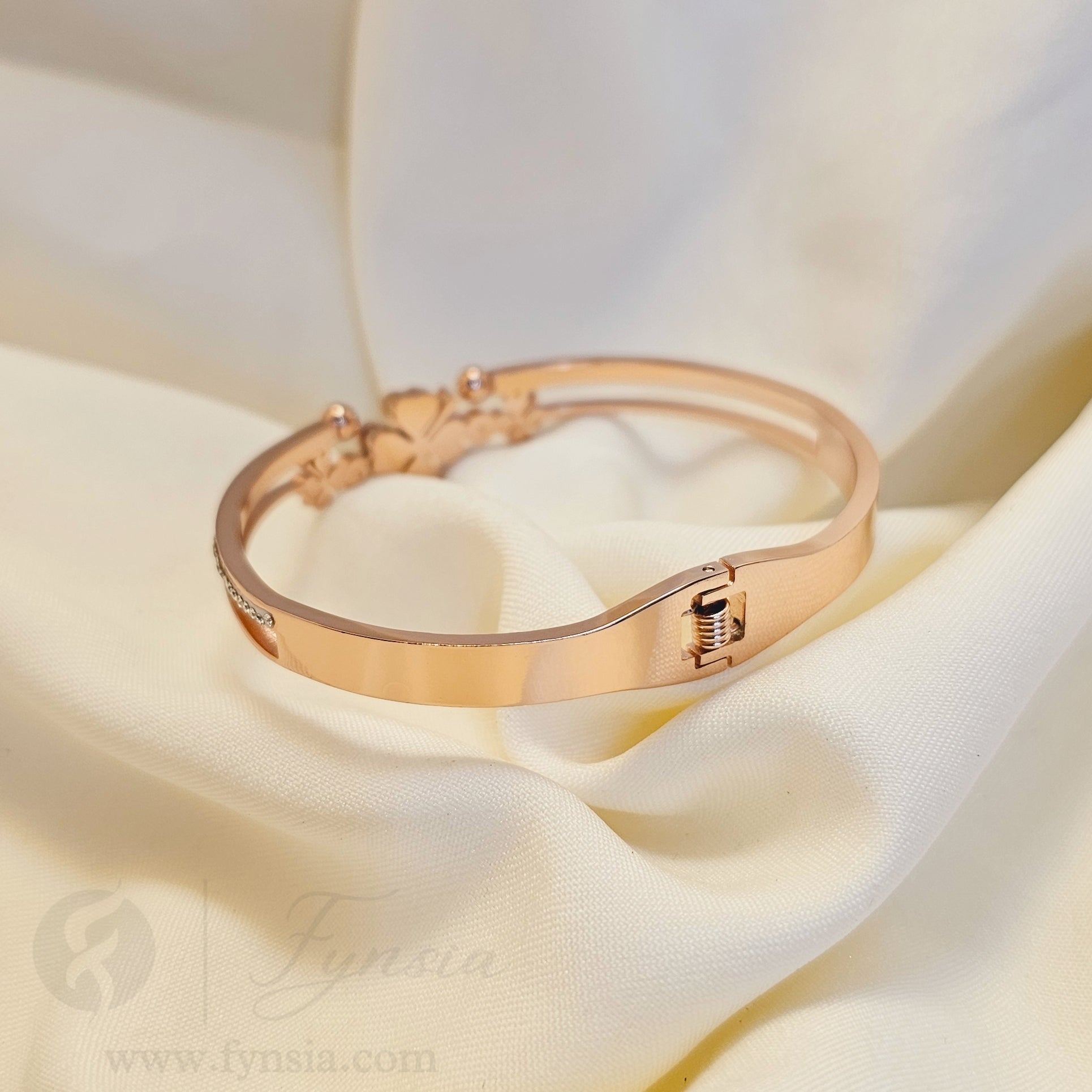Wamiqa Rosegold Anti Tarnish Kada – Stainless Steel Bracelet | Fynsia