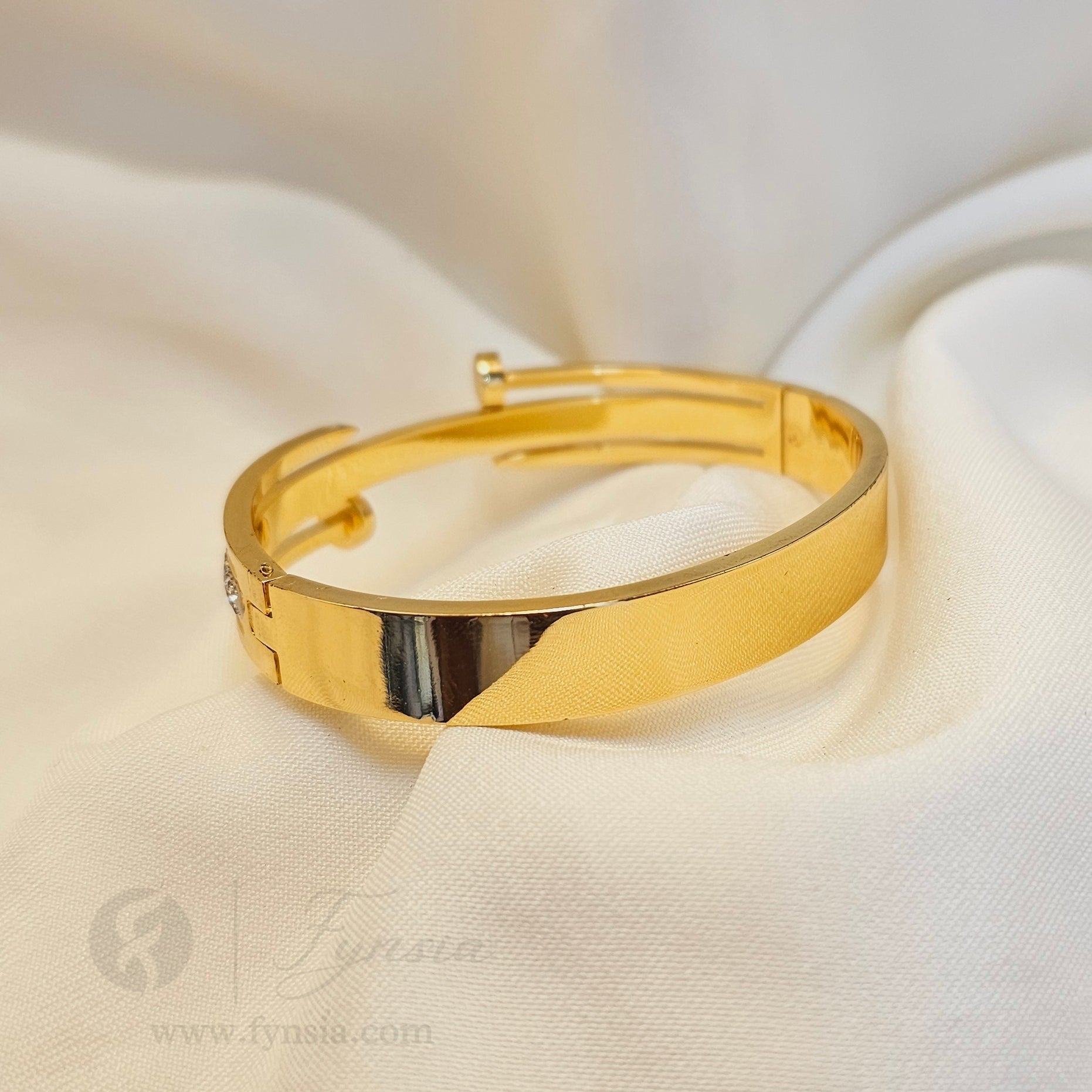 Arisha Golden Anti Tarnish Kada – Stainless Steel Bracelet | Fynsia