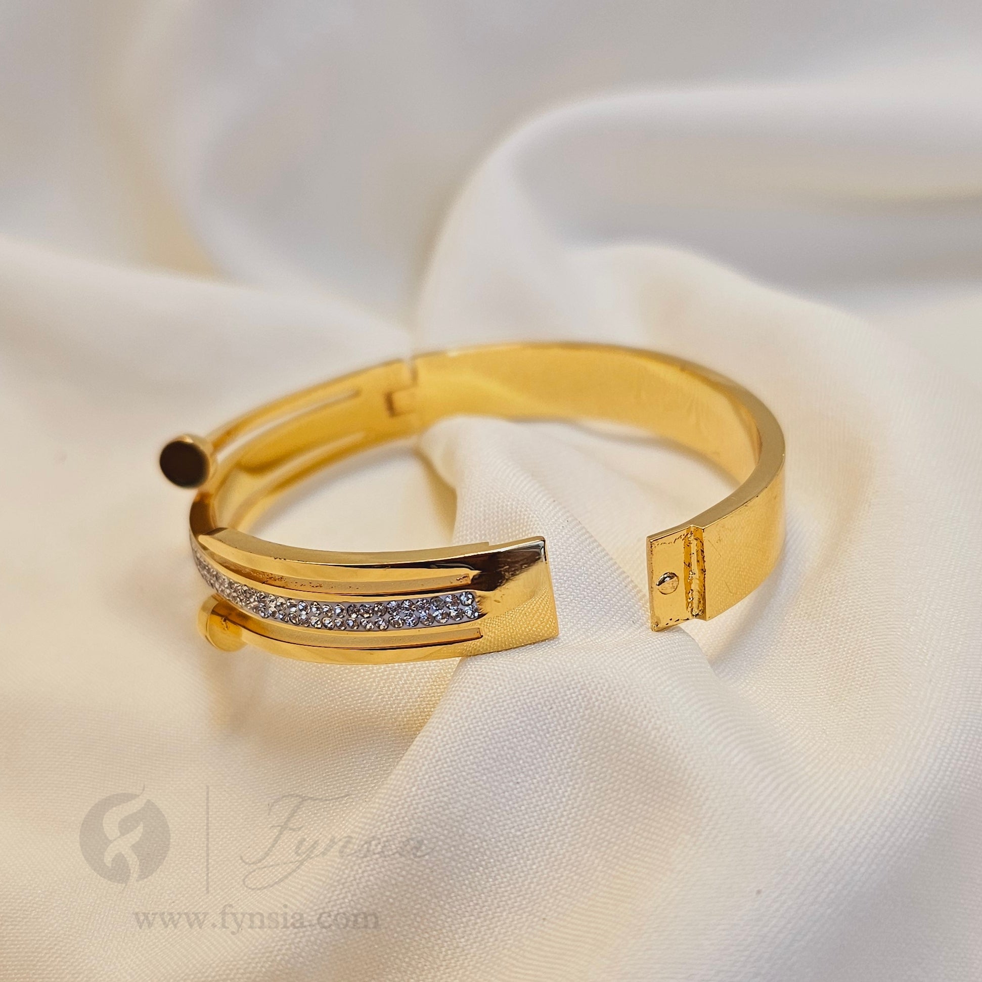 Arisha Golden Anti Tarnish Kada – Stainless Steel Bracelet | Fynsia