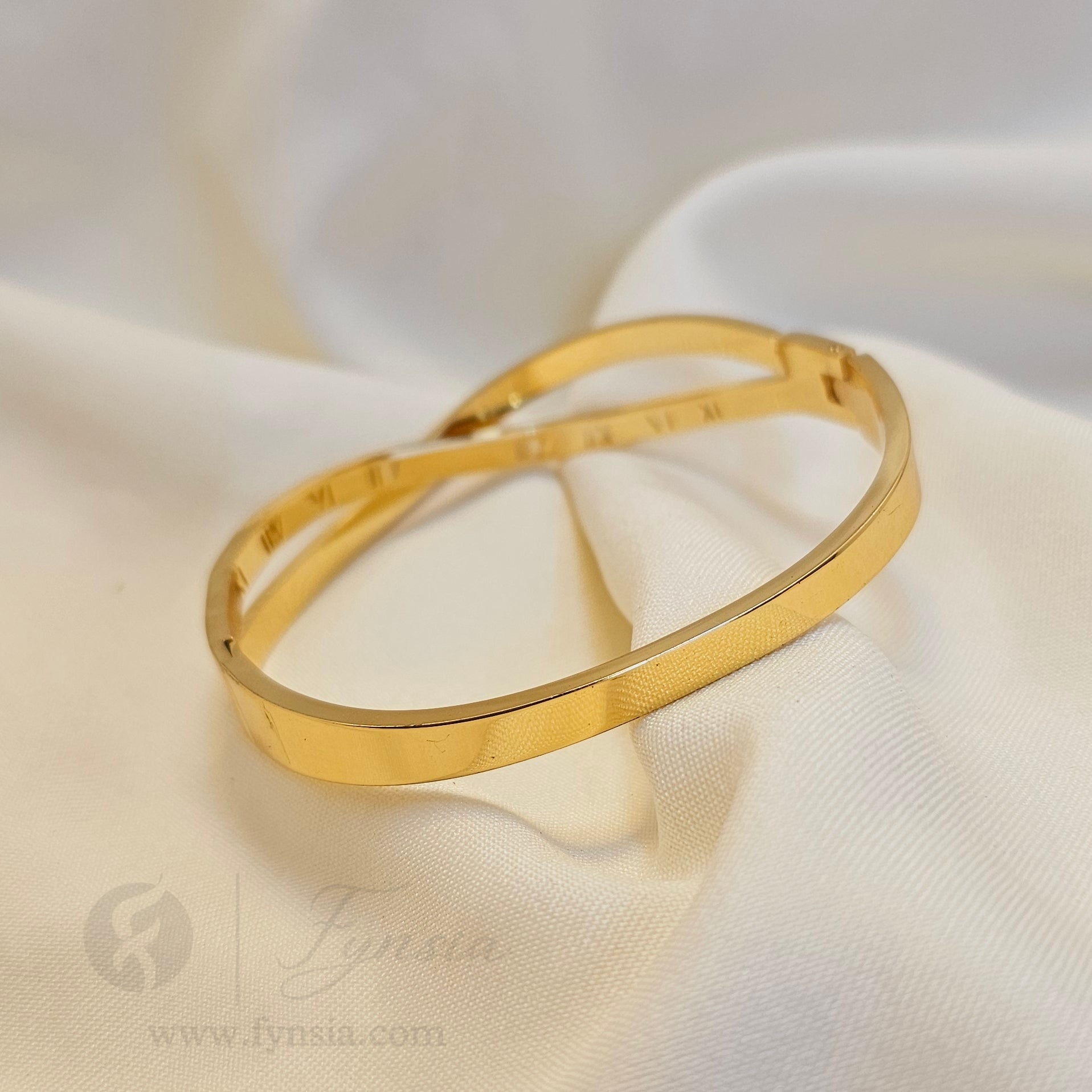 Yukta Golden Anti Tarnish Kada – Stainless Steel Bracelet | Fynsia