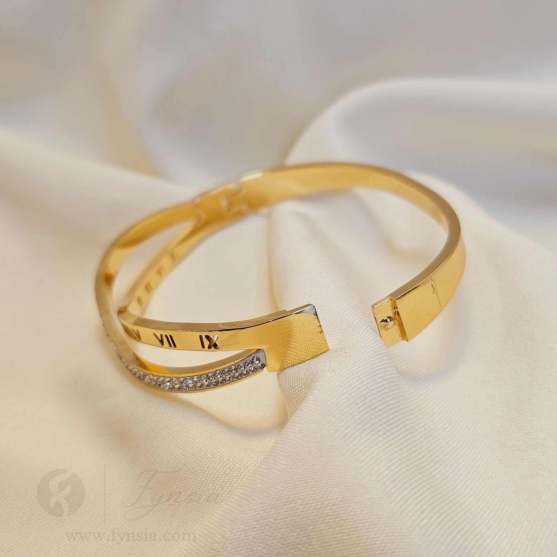 Yukta Golden Anti Tarnish Kada – Stainless Steel Bracelet | Fynsia