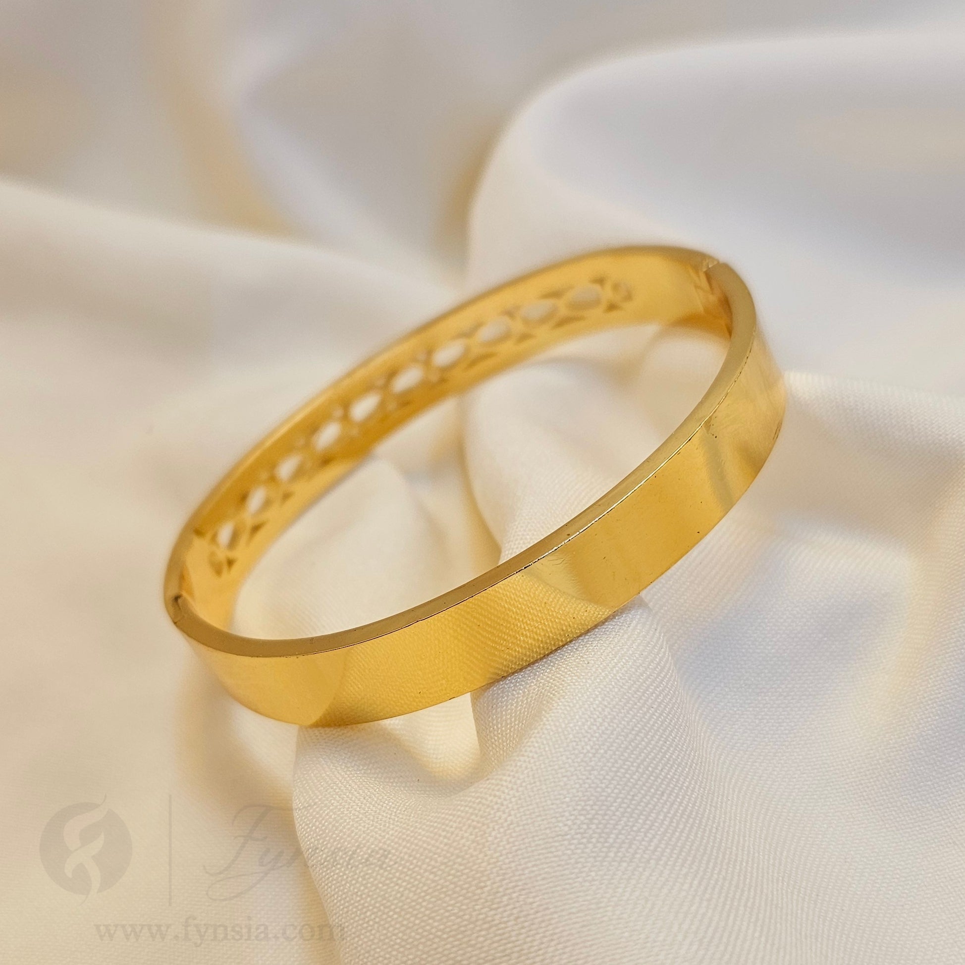 Rakul Golden Anti Tarnish Kada – Stainless Steel Bracelet | Fynsia