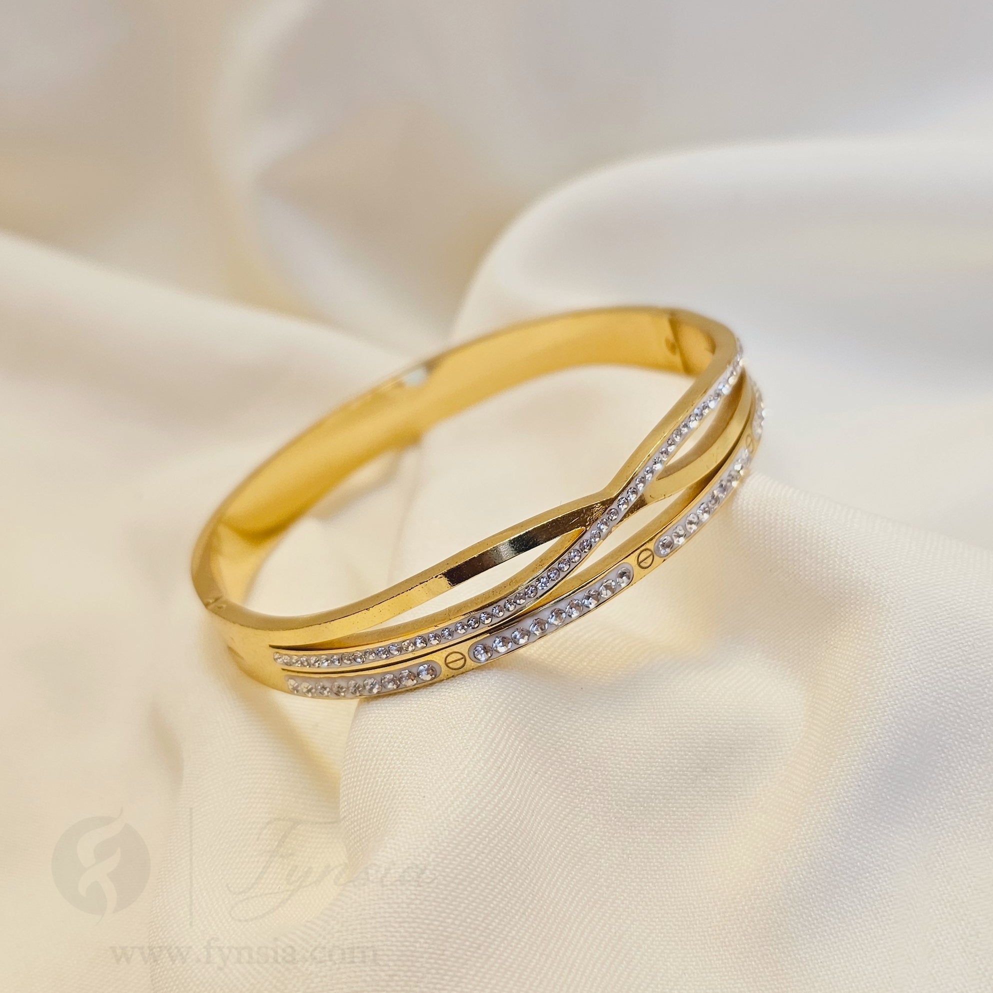 Reem Golden Anti Tarnish Kada – Stainless Steel Bracelet | Fynsia