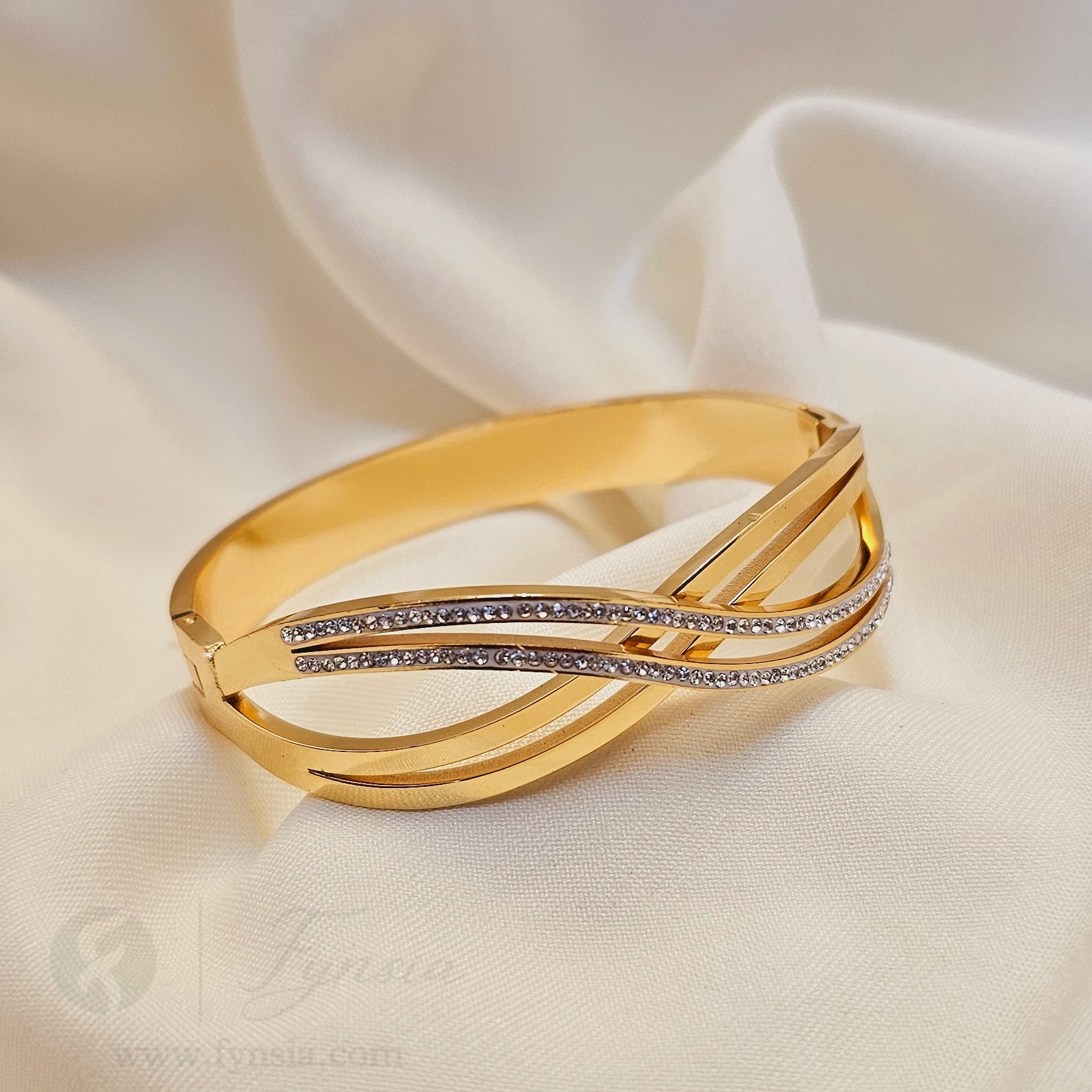 Vanya Golden Anti Tarnish Kada – Stainless Steel Bracelet | Fynsia
