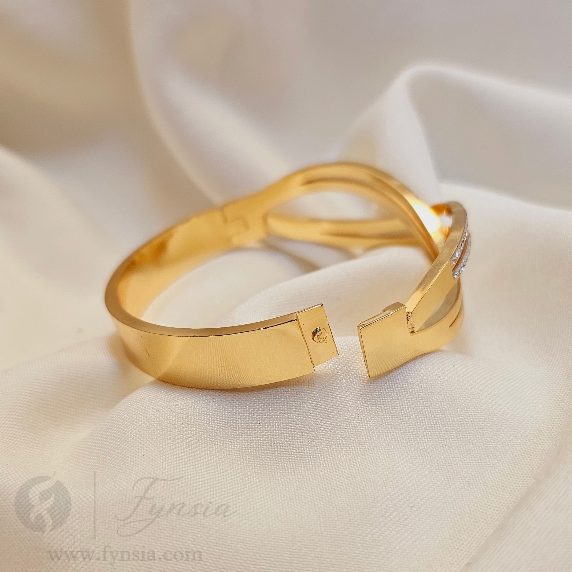 Vanya Golden Anti Tarnish Kada – Stainless Steel Bracelet | Fynsia