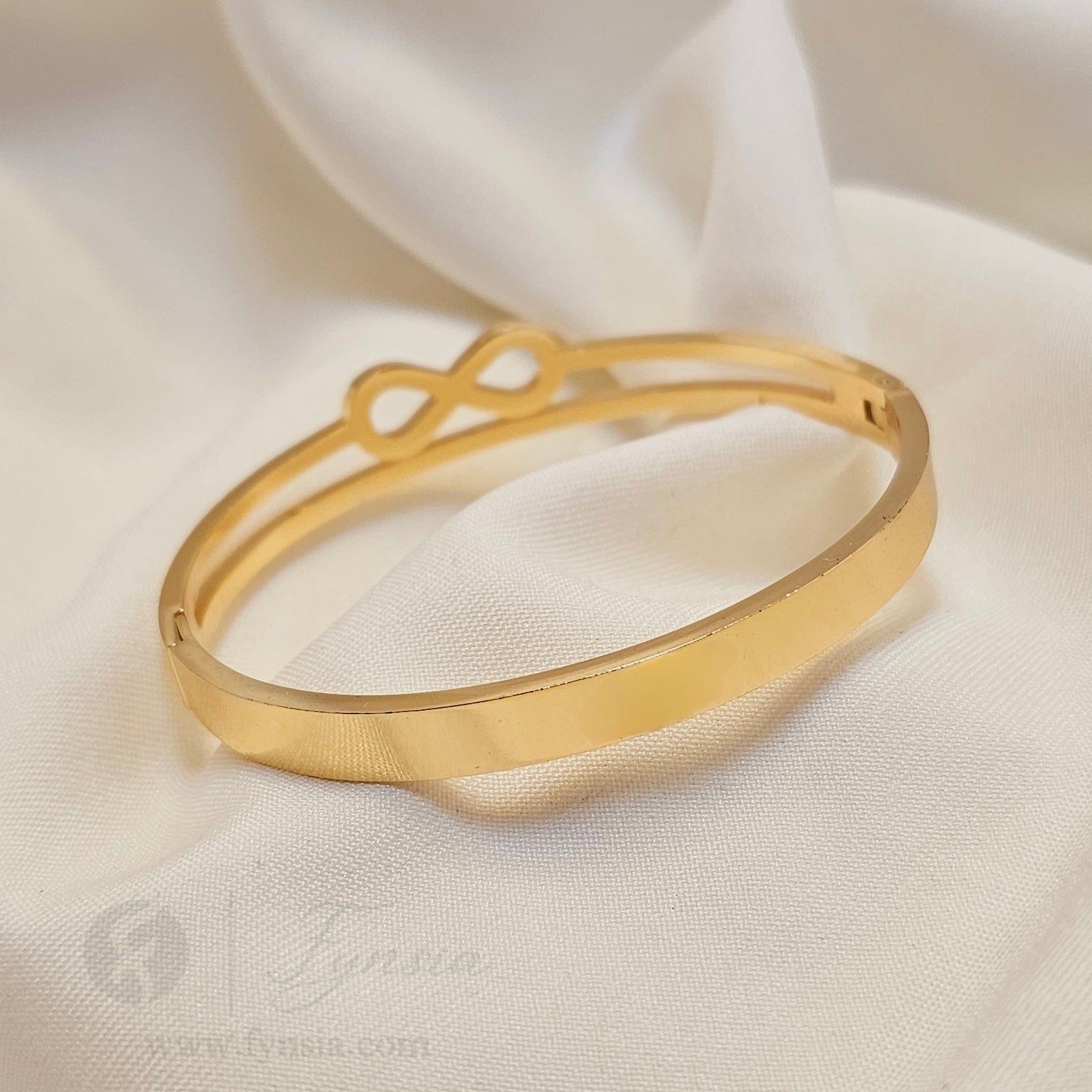 Avira Golden Anti Tarnish Kada – Stainless Steel Bracelet | Fynsia