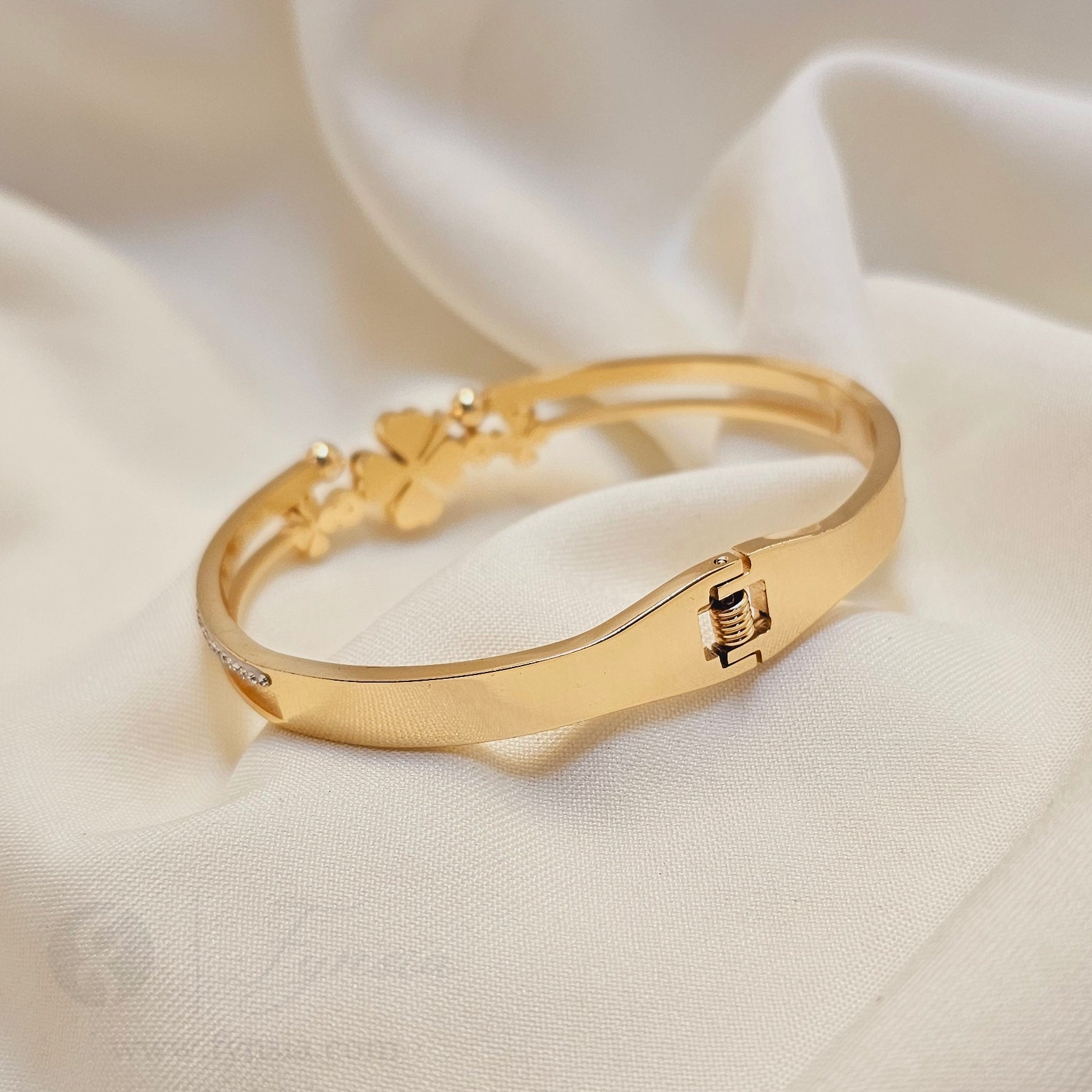 Aarfa Golden Anti Tarnish Kada – Stainless Steel Bracelet | Fynsia