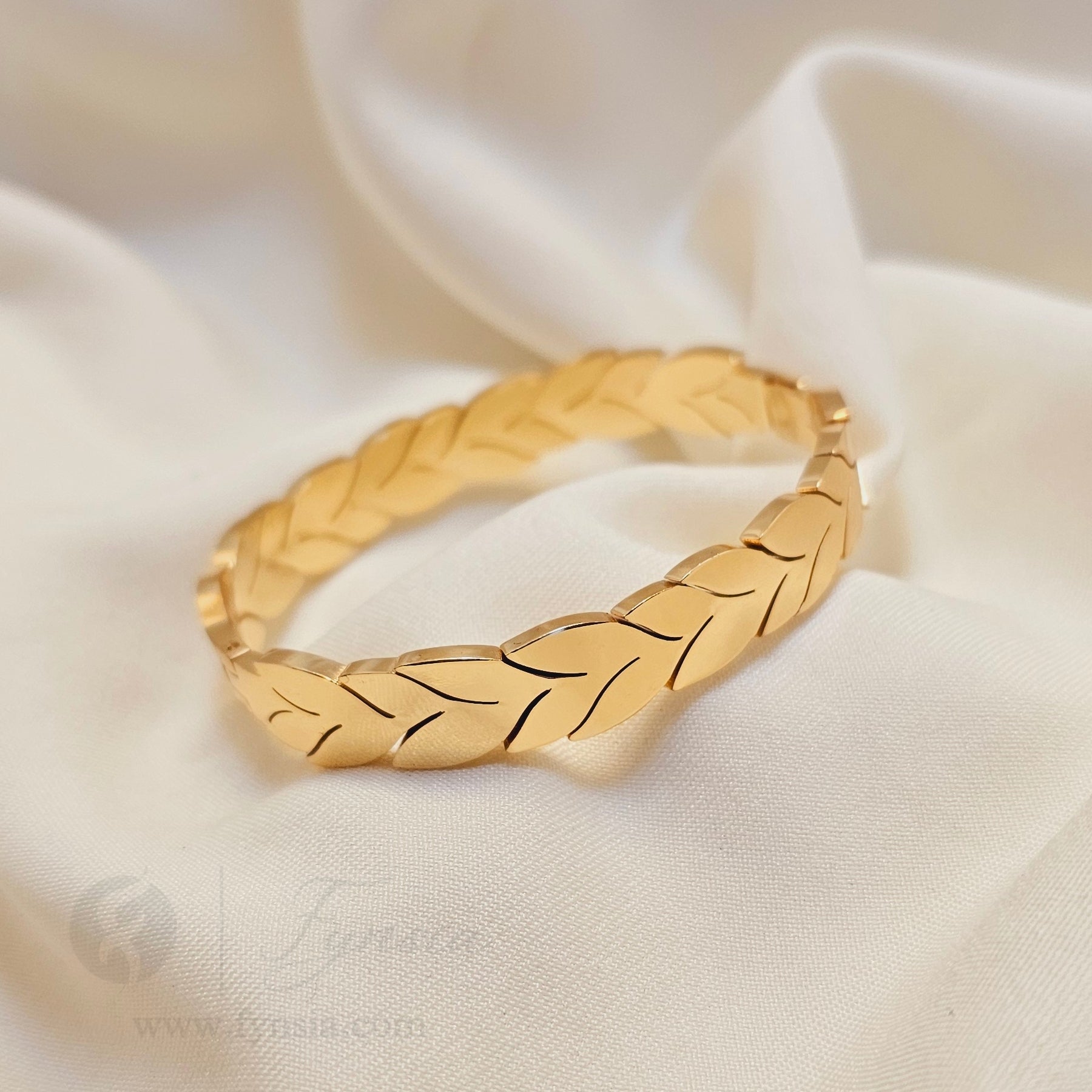 Asila Golden Anti Tarnish Kada – Stainless Steel Bracelet | Fynsia