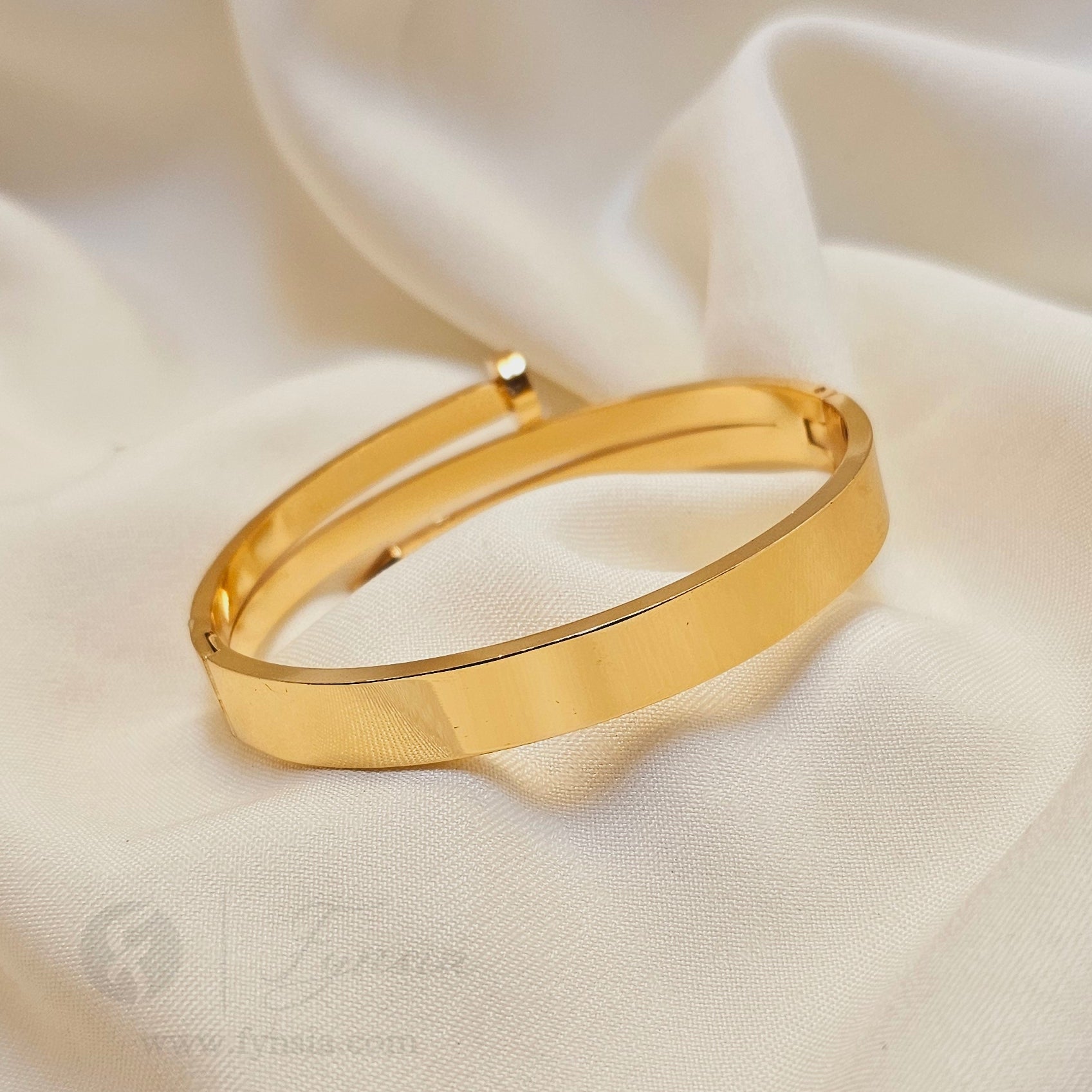 Akanksha Golden Anti Tarnish Kada – Stainless Steel Bracelet | Fynsia