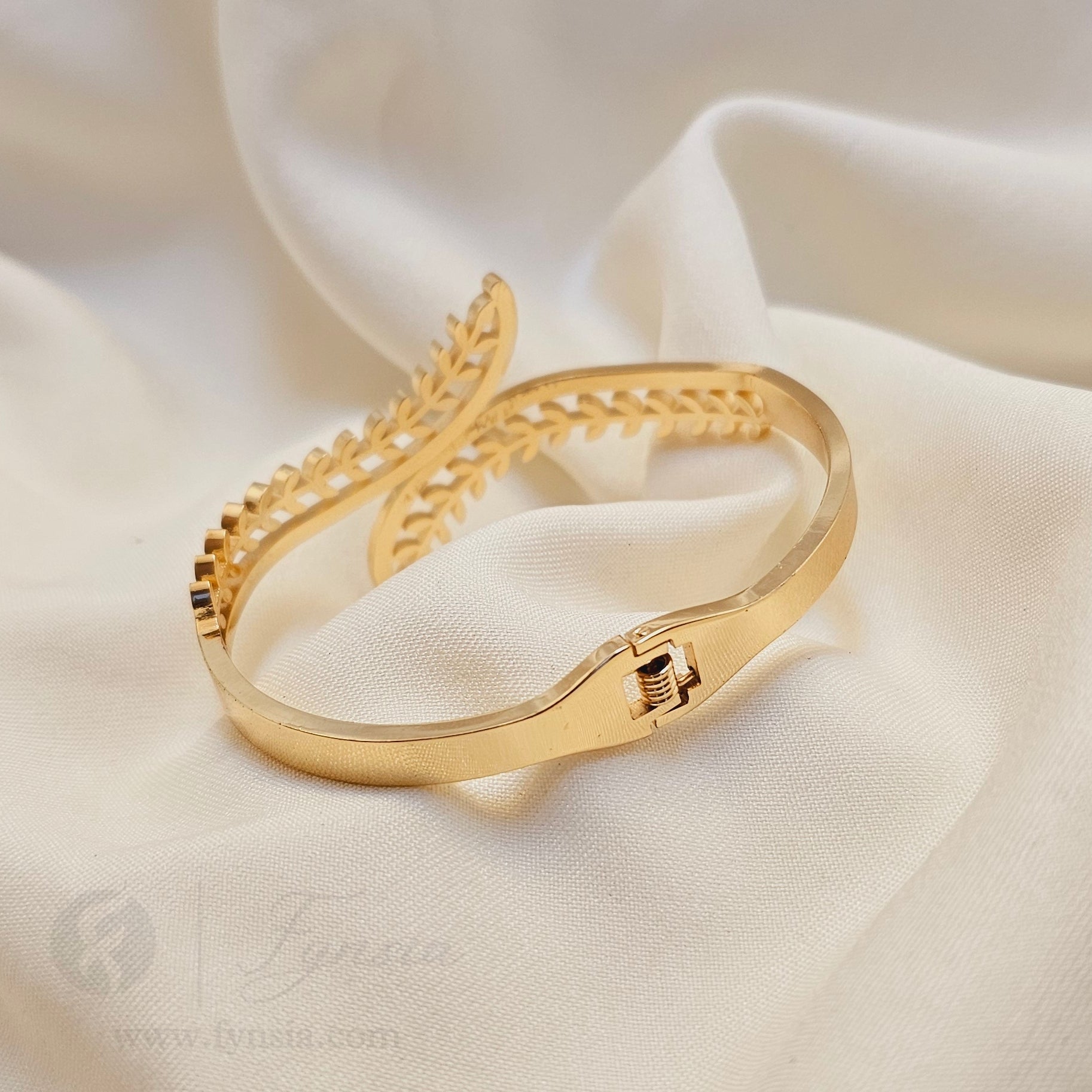 Ayla Golden Anti Tarnish Kada – Stainless Steel Bracelet | Fynsia
