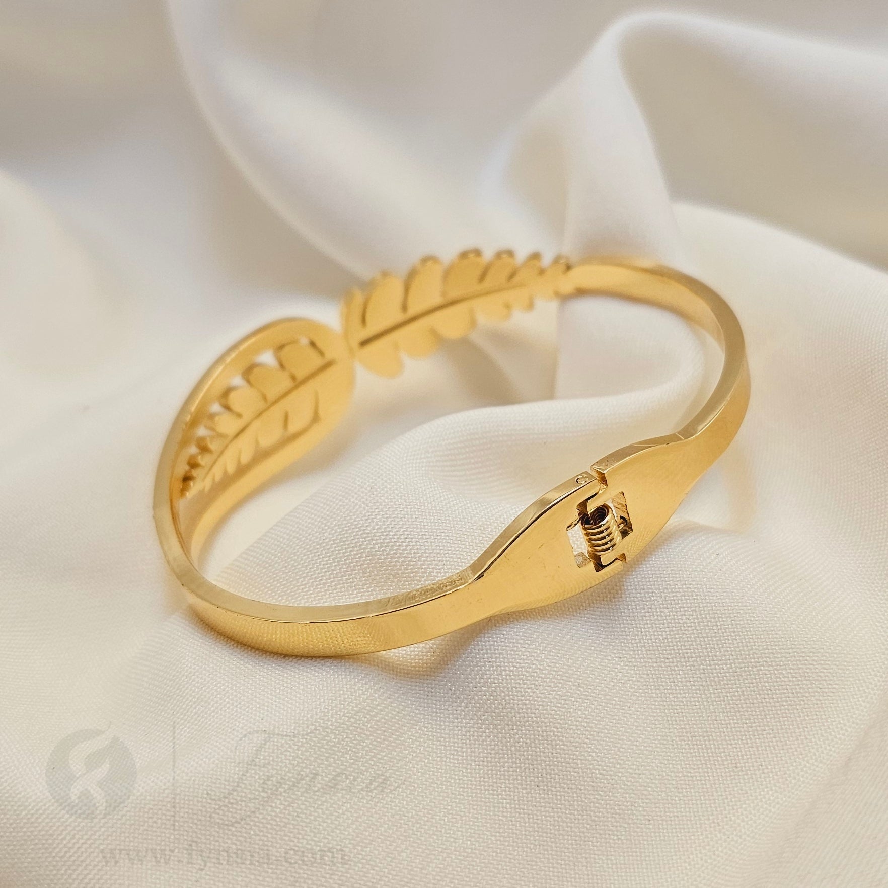 Abigail Golden Anti Tarnish Kada – Stainless Steel Bracelet | Fynsia