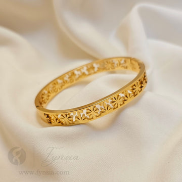 Hafsa Golden Anti Tarnish Kada – Stainless Steel Bracelet | Fynsia