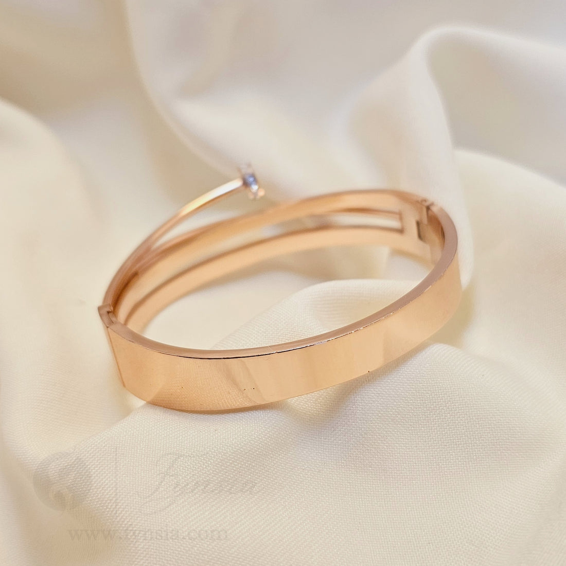 Tanisha Rosegold Anti Tarnish Kada – Stainless Steel Bracelet | Fynsia
