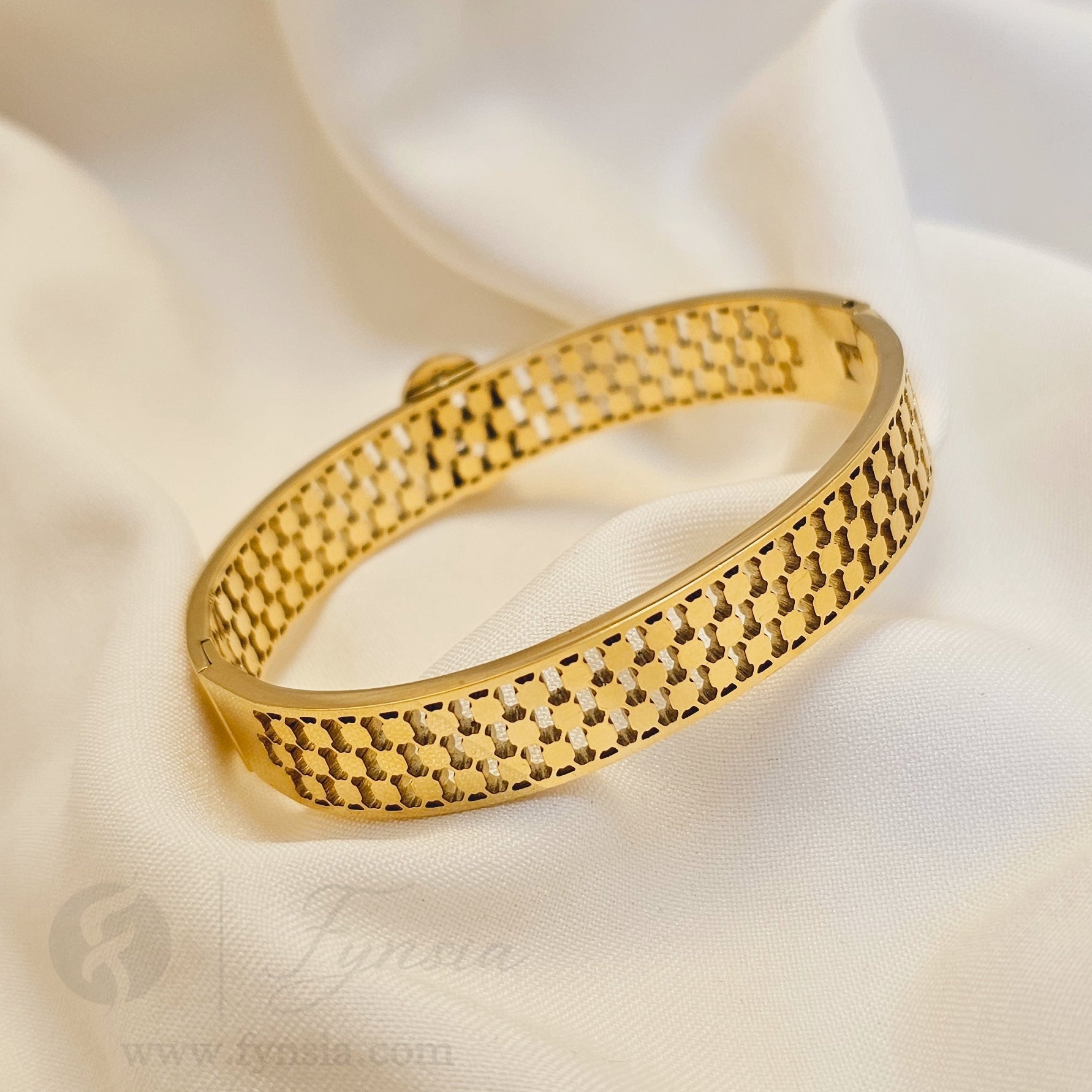 Ruchi Golden Anti Tarnish Kada – Stainless Steel Bracelet | Fynsia