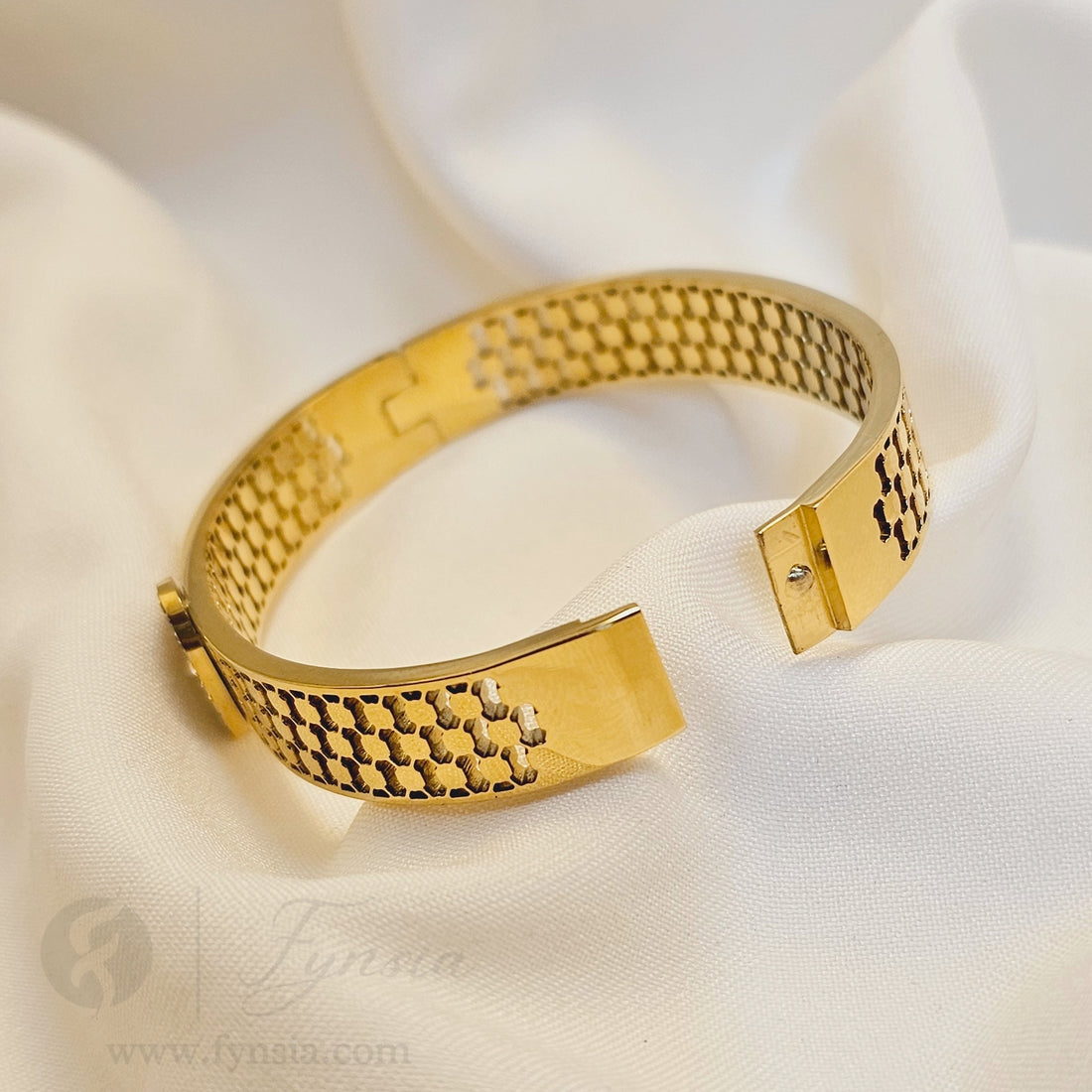 Ruchi Golden Anti Tarnish Kada – Stainless Steel Bracelet | Fynsia