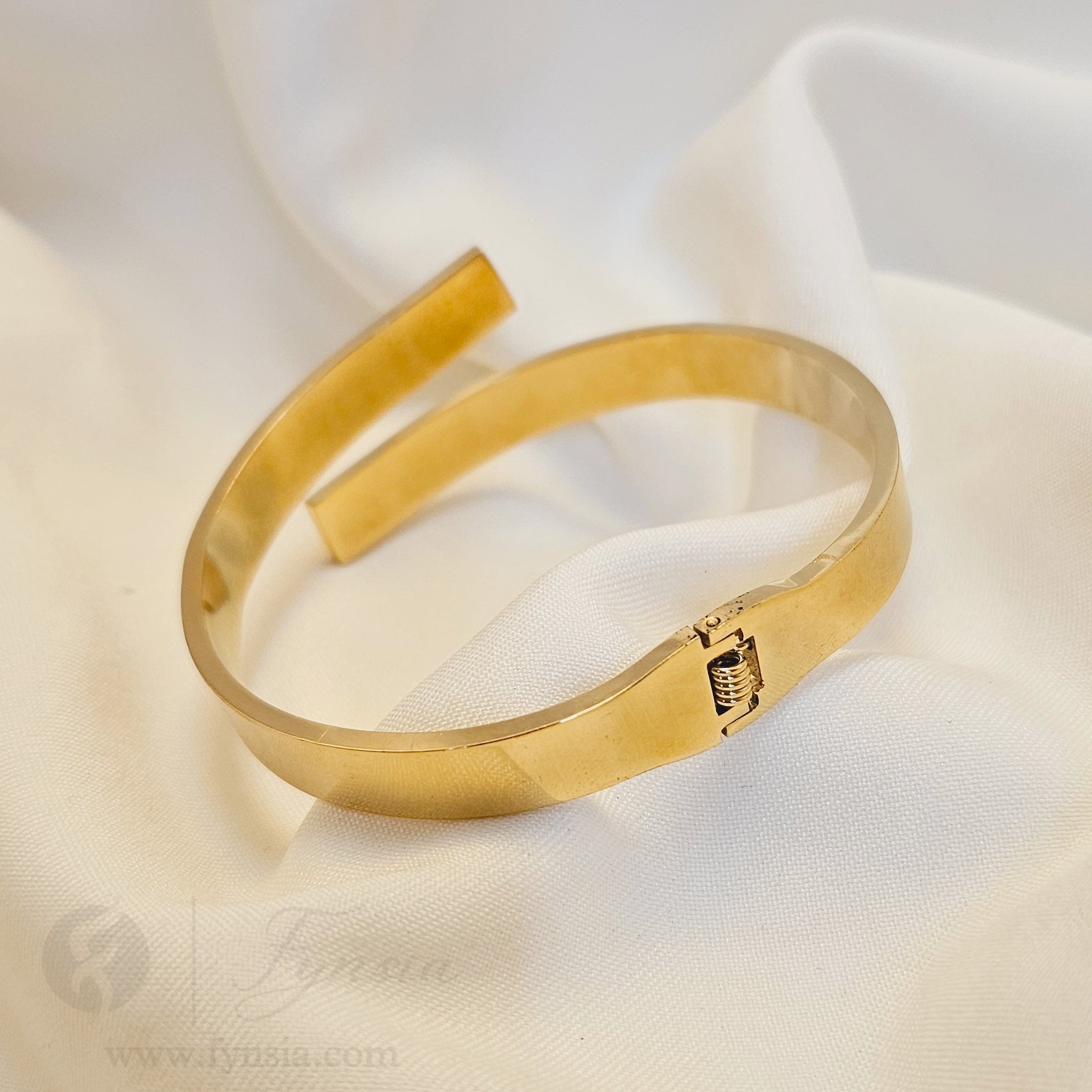 Charvi Golden Anti Tarnish Kada – Stainless Steel Bracelet | Fynsia