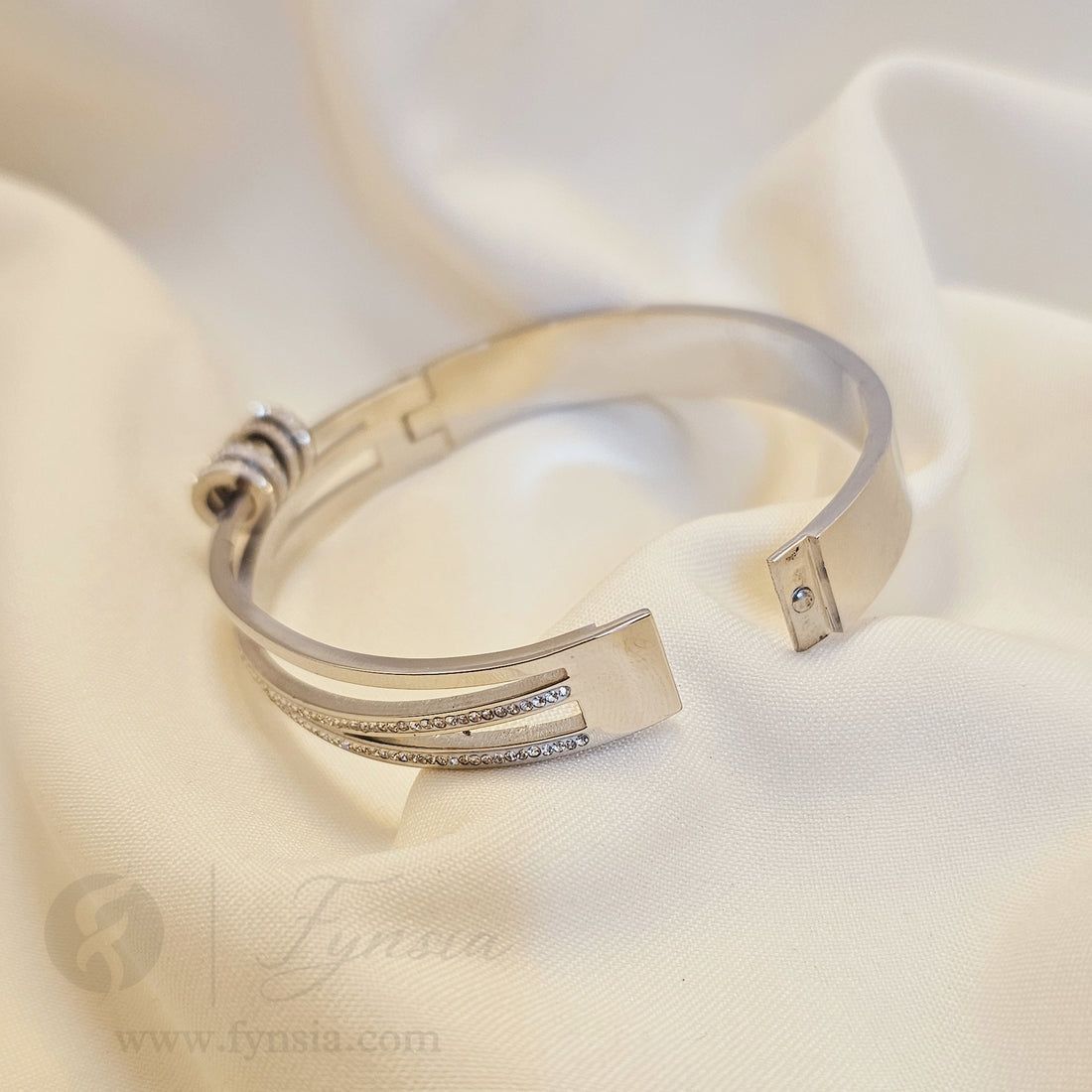 Zivah Silver Anti Tarnish Kada – Stainless Steel Bracelet | Fynsia