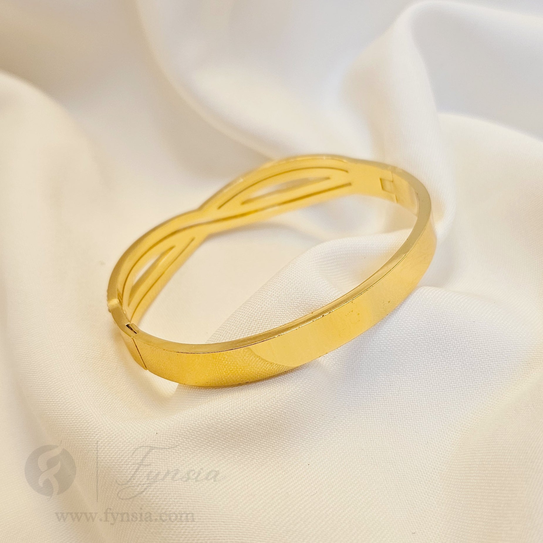 Irene Golden Anti Tarnish Kada – Stainless Steel Bracelet | Fynsia