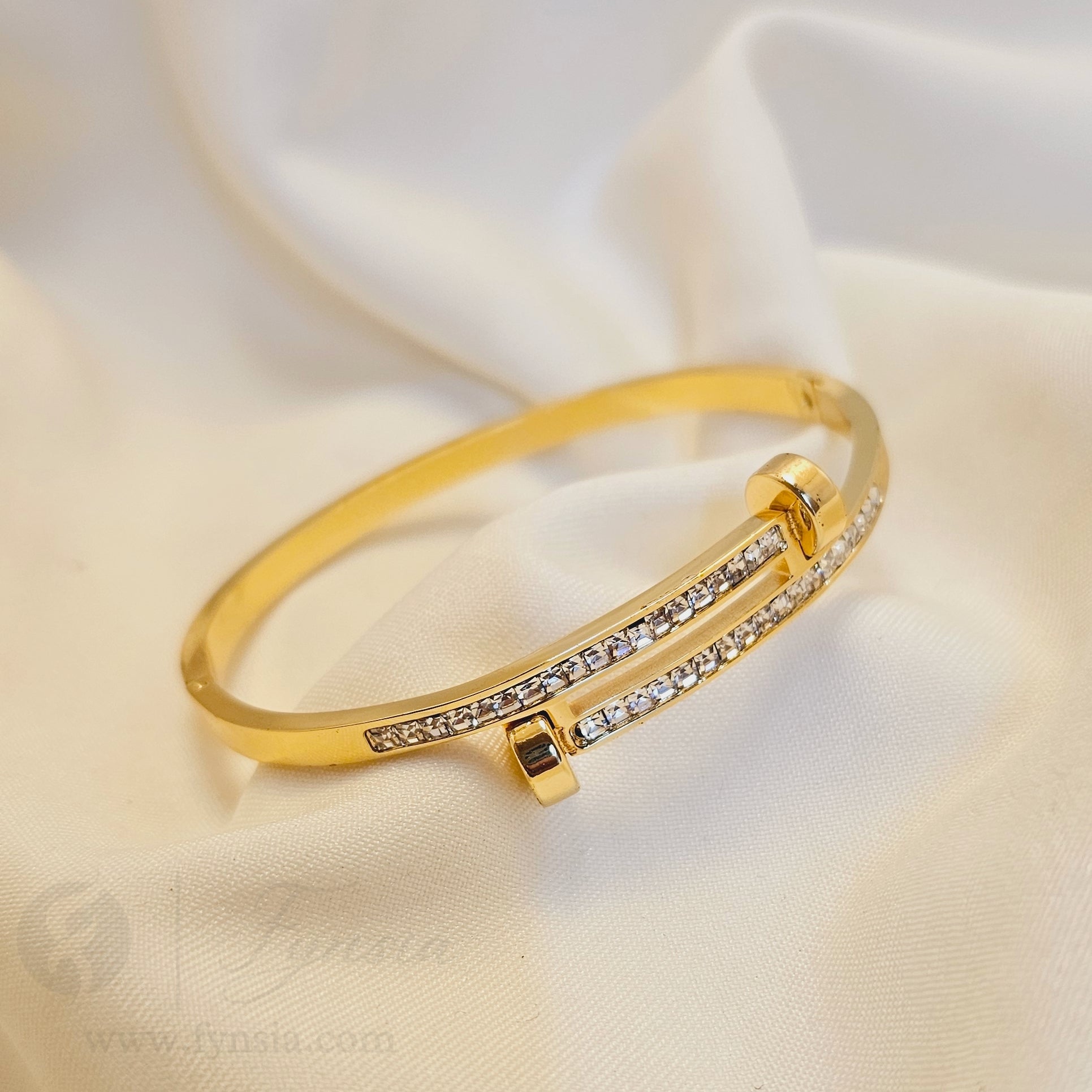 Estelle Golden Anti Tarnish Kada – Stainless Steel Bracelet | Fynsia