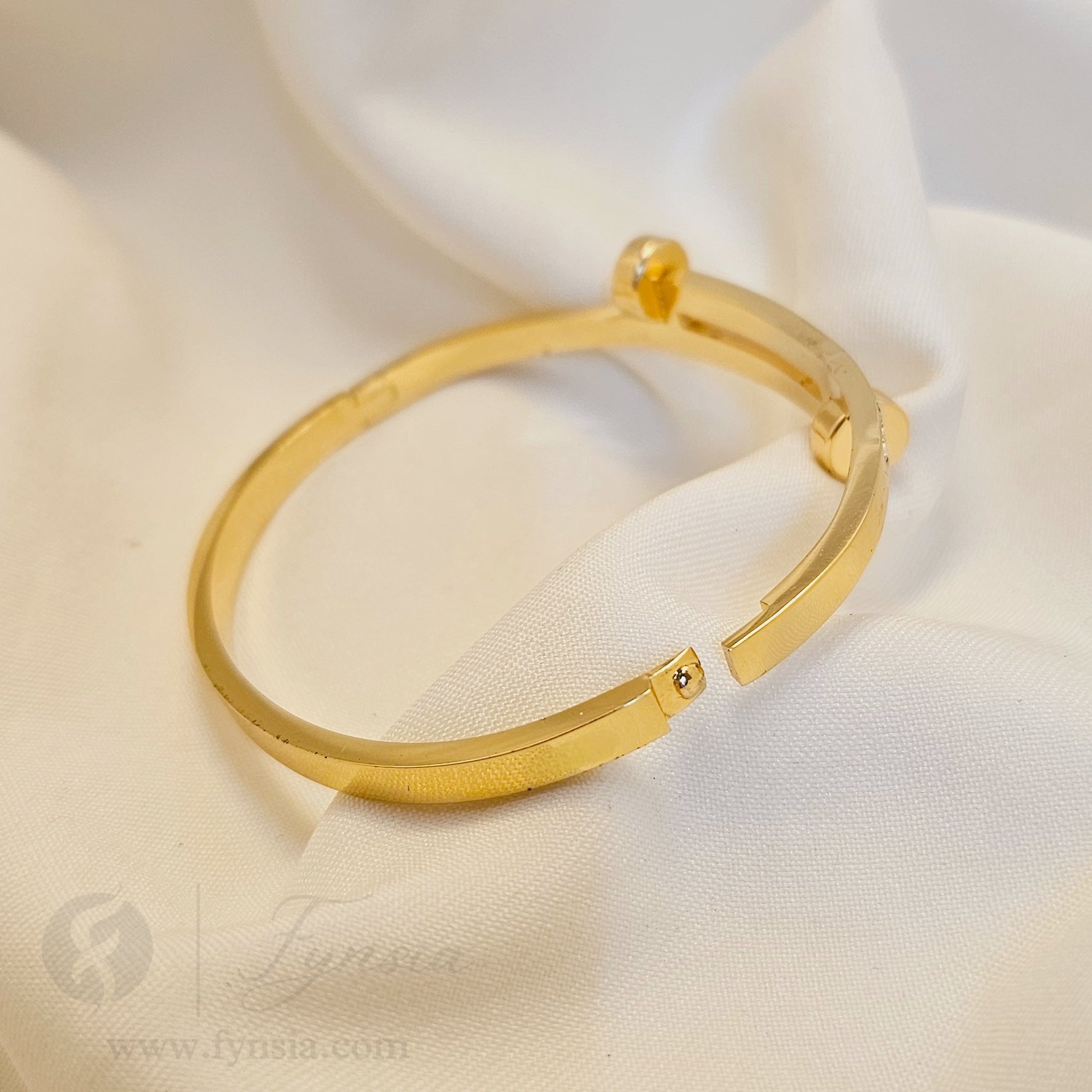 Estelle Golden Anti Tarnish Kada – Stainless Steel Bracelet | Fynsia