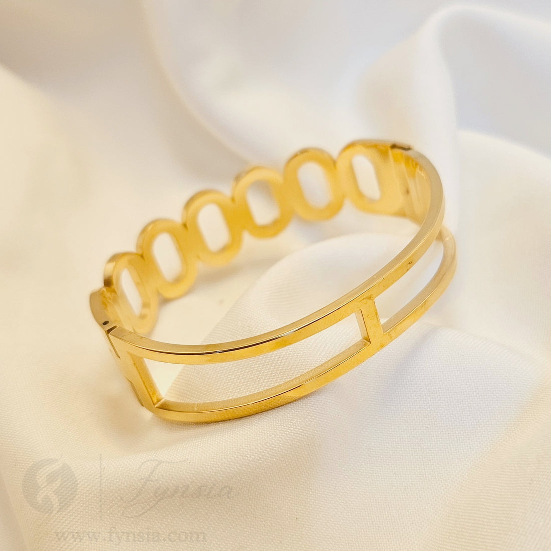 Zahra Golden Anti Tarnish Kada – Stainless Steel Bracelet | Fynsia