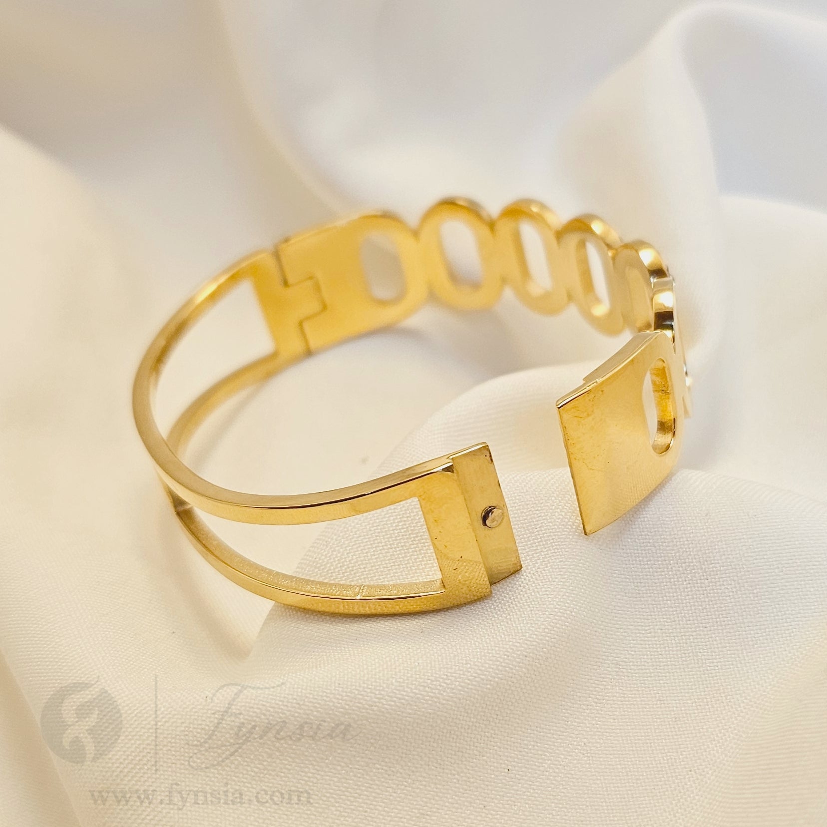 Zahra Golden Anti Tarnish Kada – Stainless Steel Bracelet | Fynsia