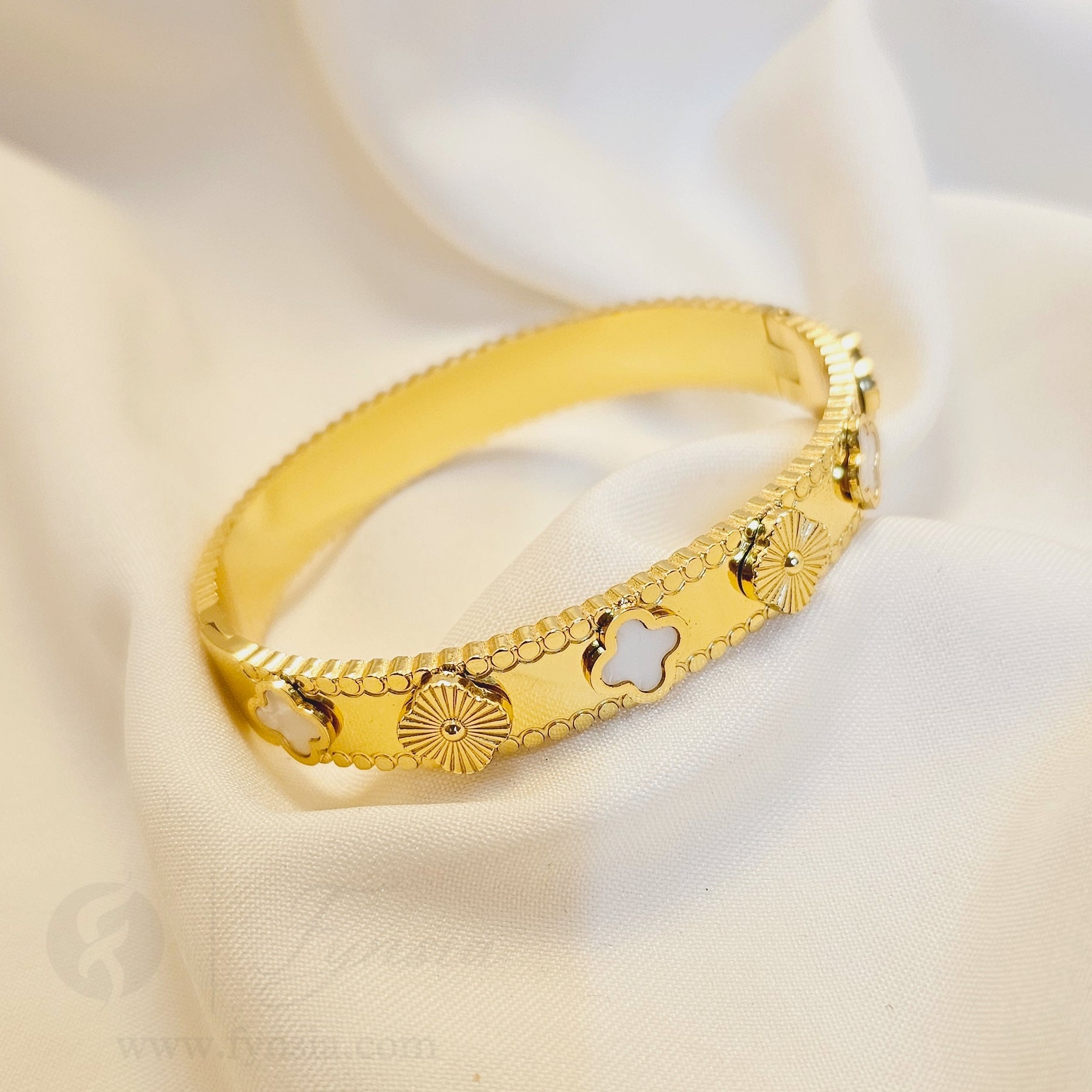 Smita Golden Anti Tarnish Kada – Stainless Steel Bracelet | Fynsia