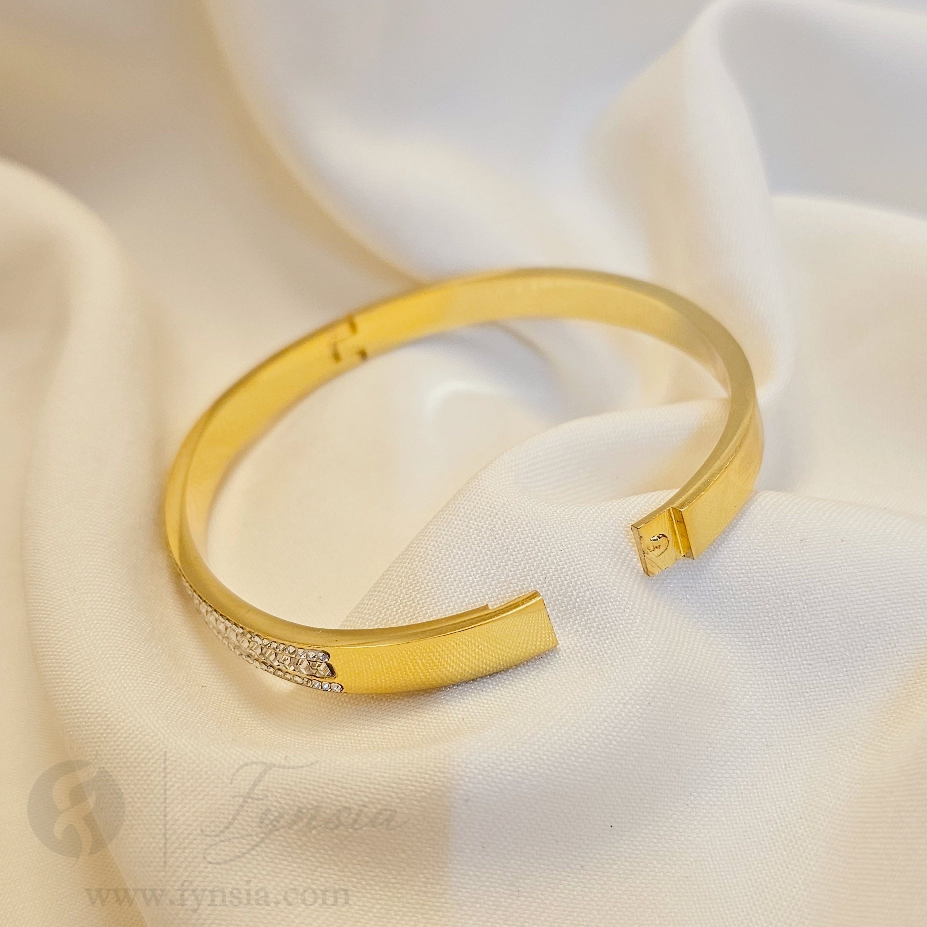 Nisman Golden Anti Tarnish Kada – Stainless Steel Bracelet | Fynsia