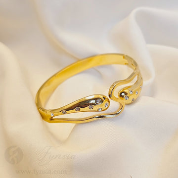 Isabelle Golden Anti Tarnish Kada – Stainless Steel Bracelet | Fynsia