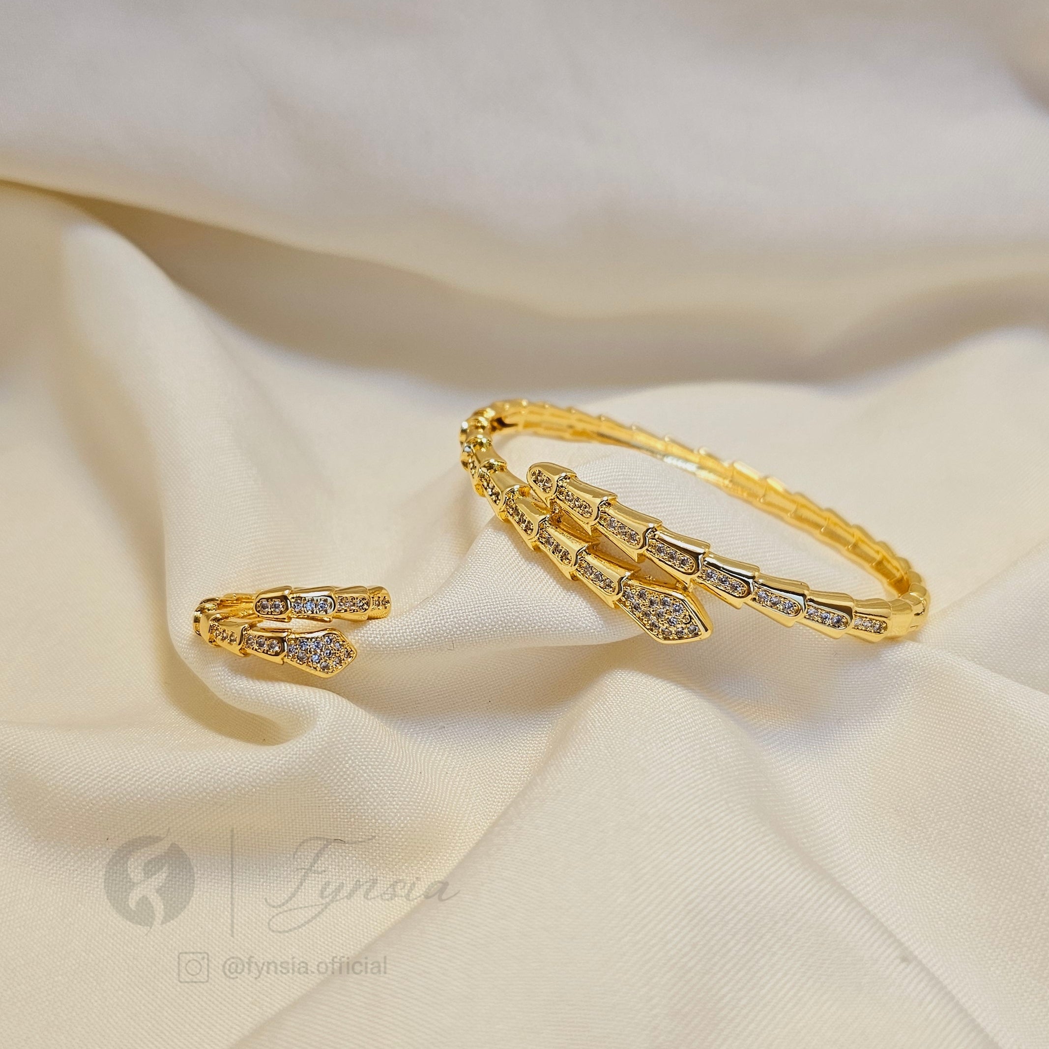 Rhea Golden Kada Ring – Anti Tarnish Bracelet Ring | Fynsia