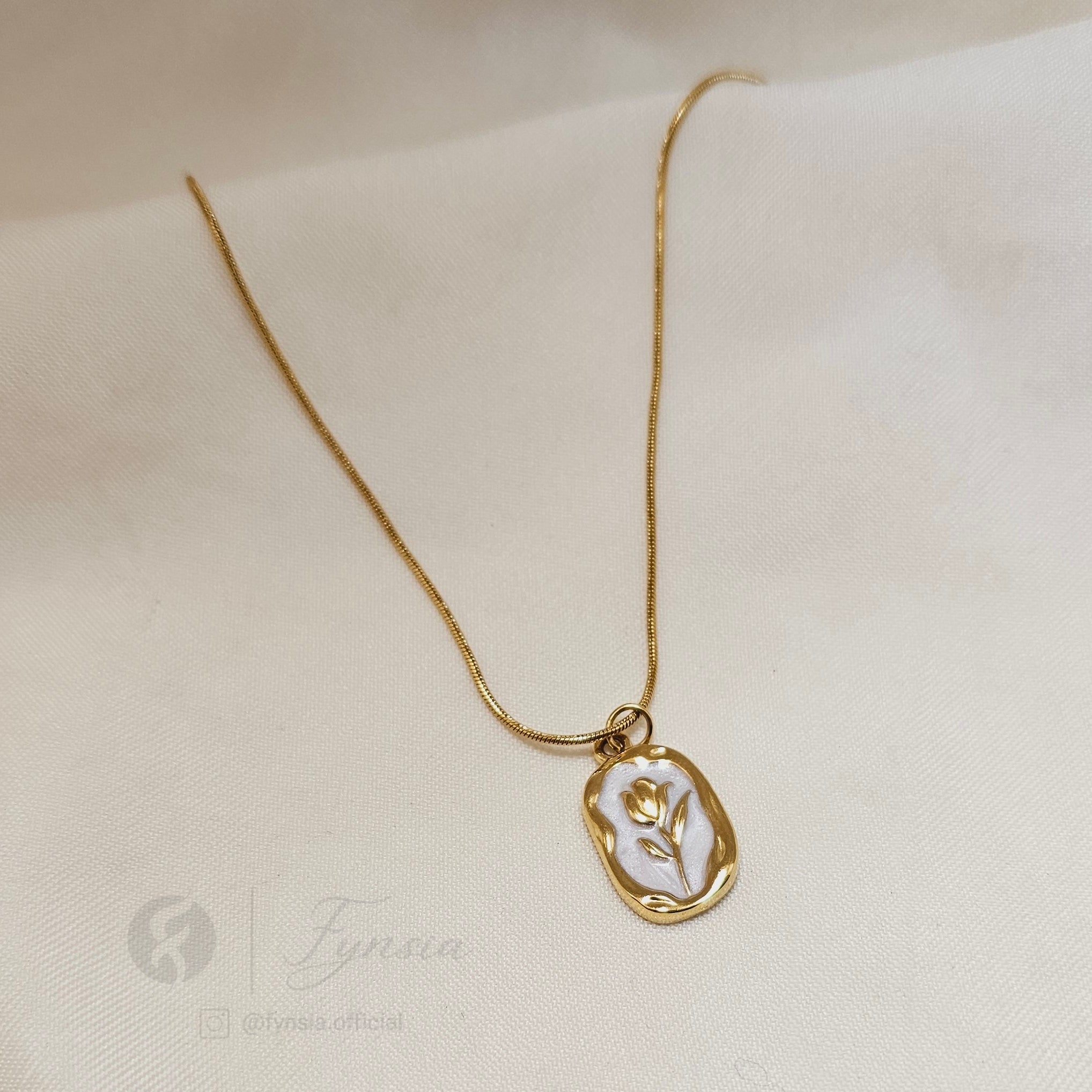 Rose Tulip Enamel 2 Tone Pendant Chain | Fynsia